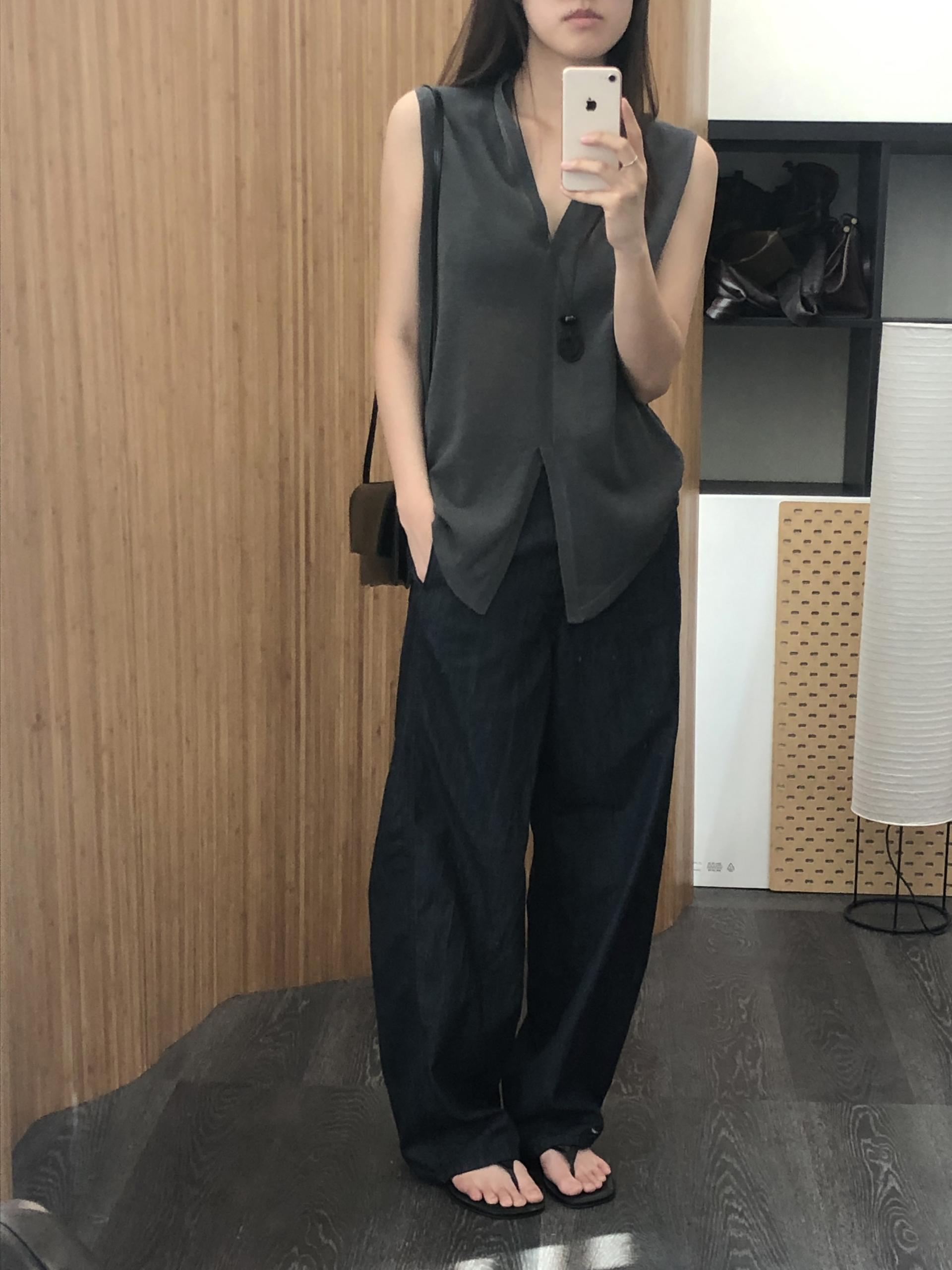 Mute knit top