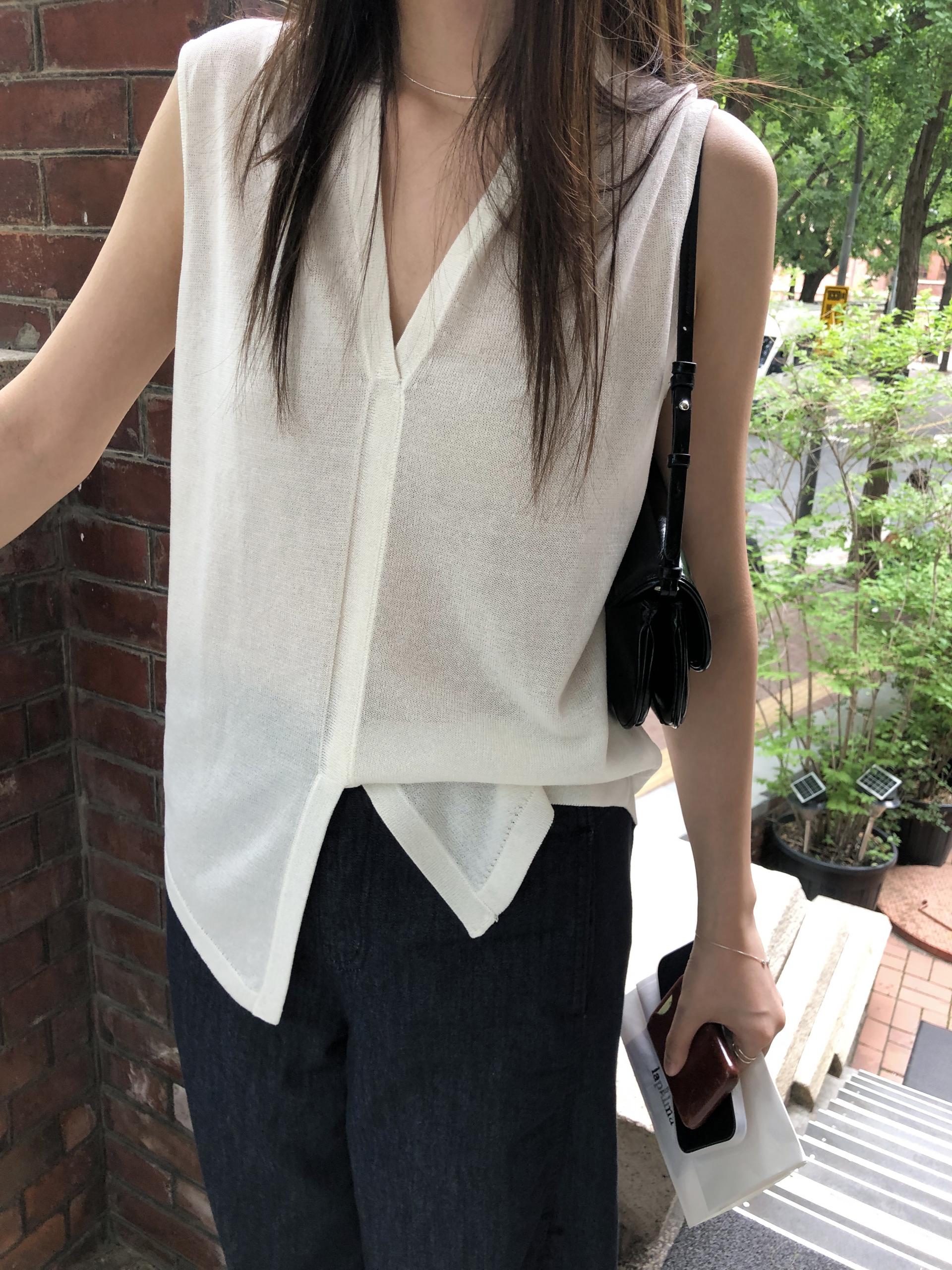Mute knit top