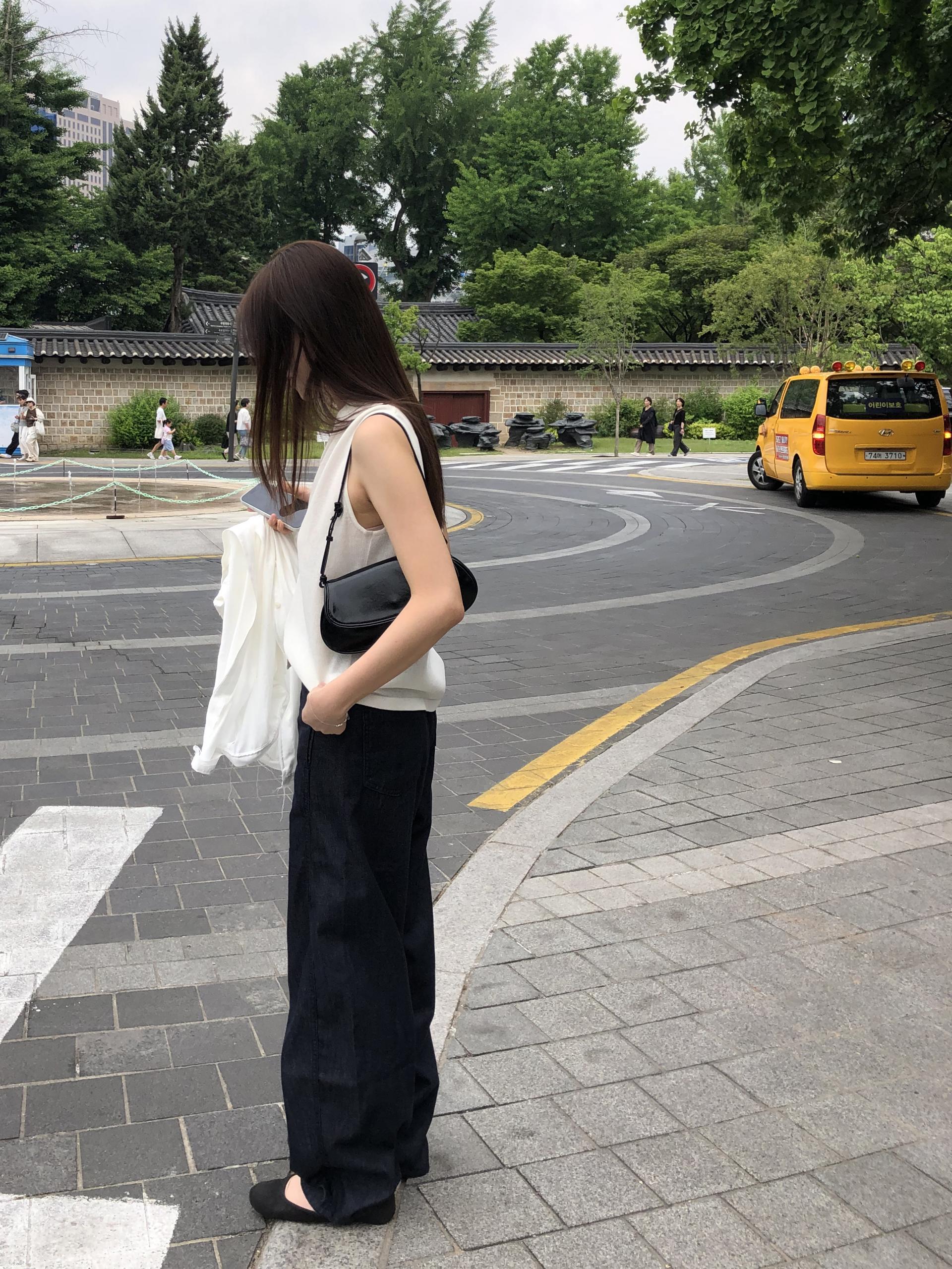 Mute knit top