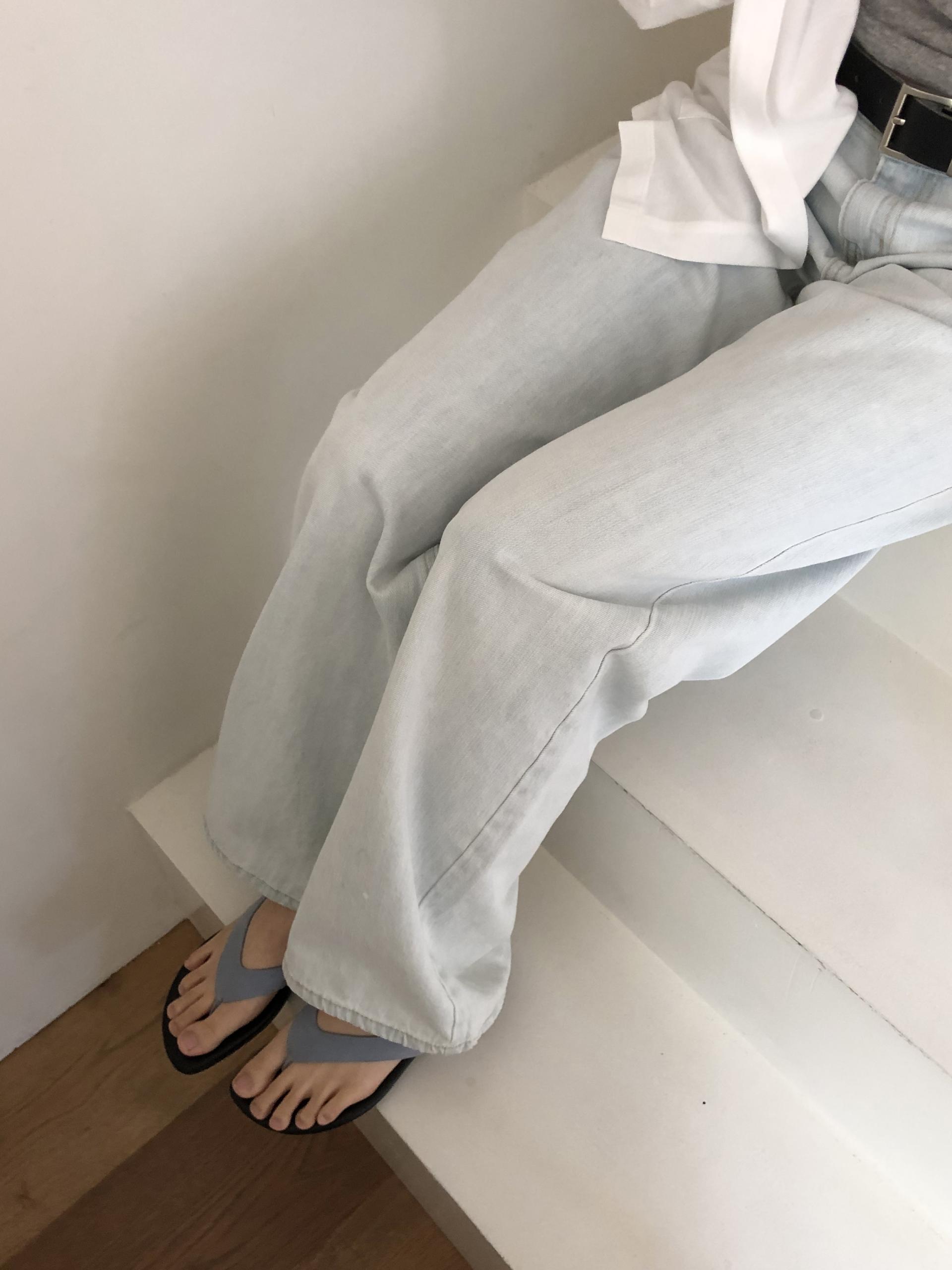 Suede flip flop