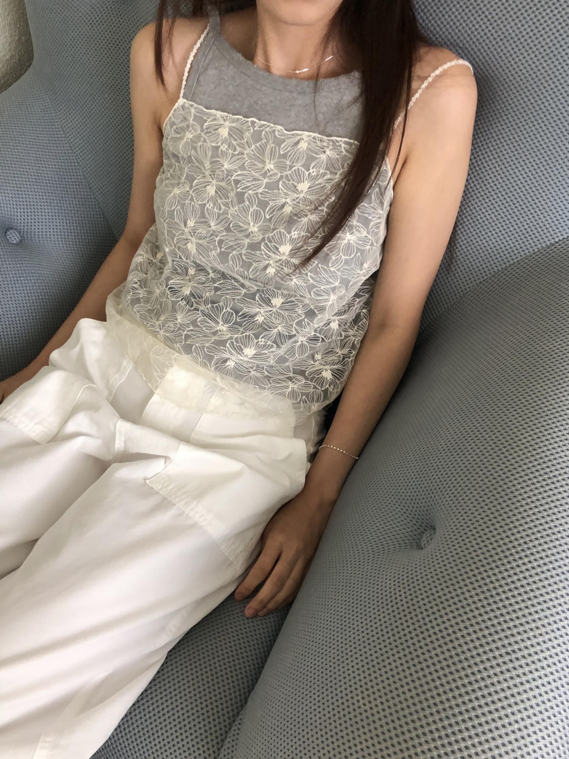 Flora layered top