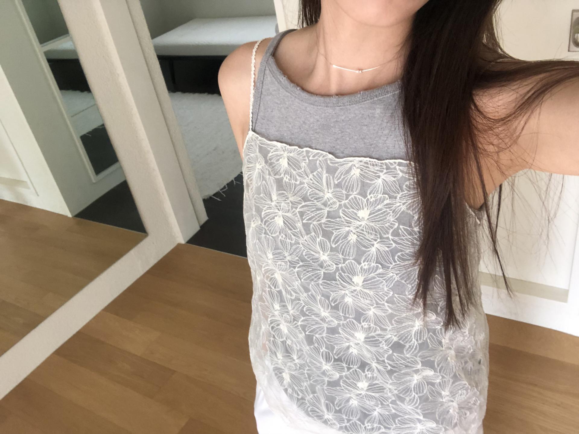 Flora layered top