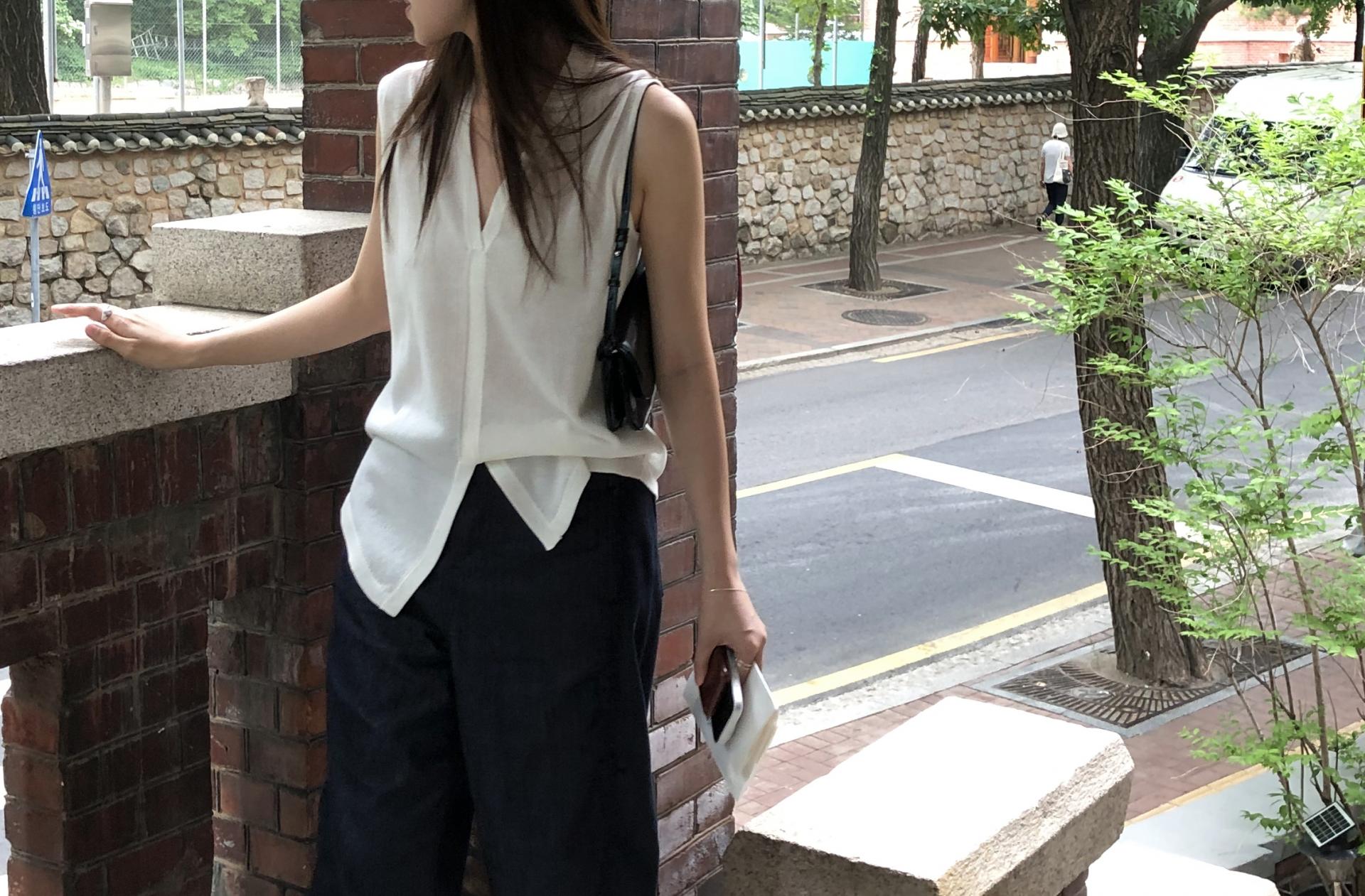 Mute knit top