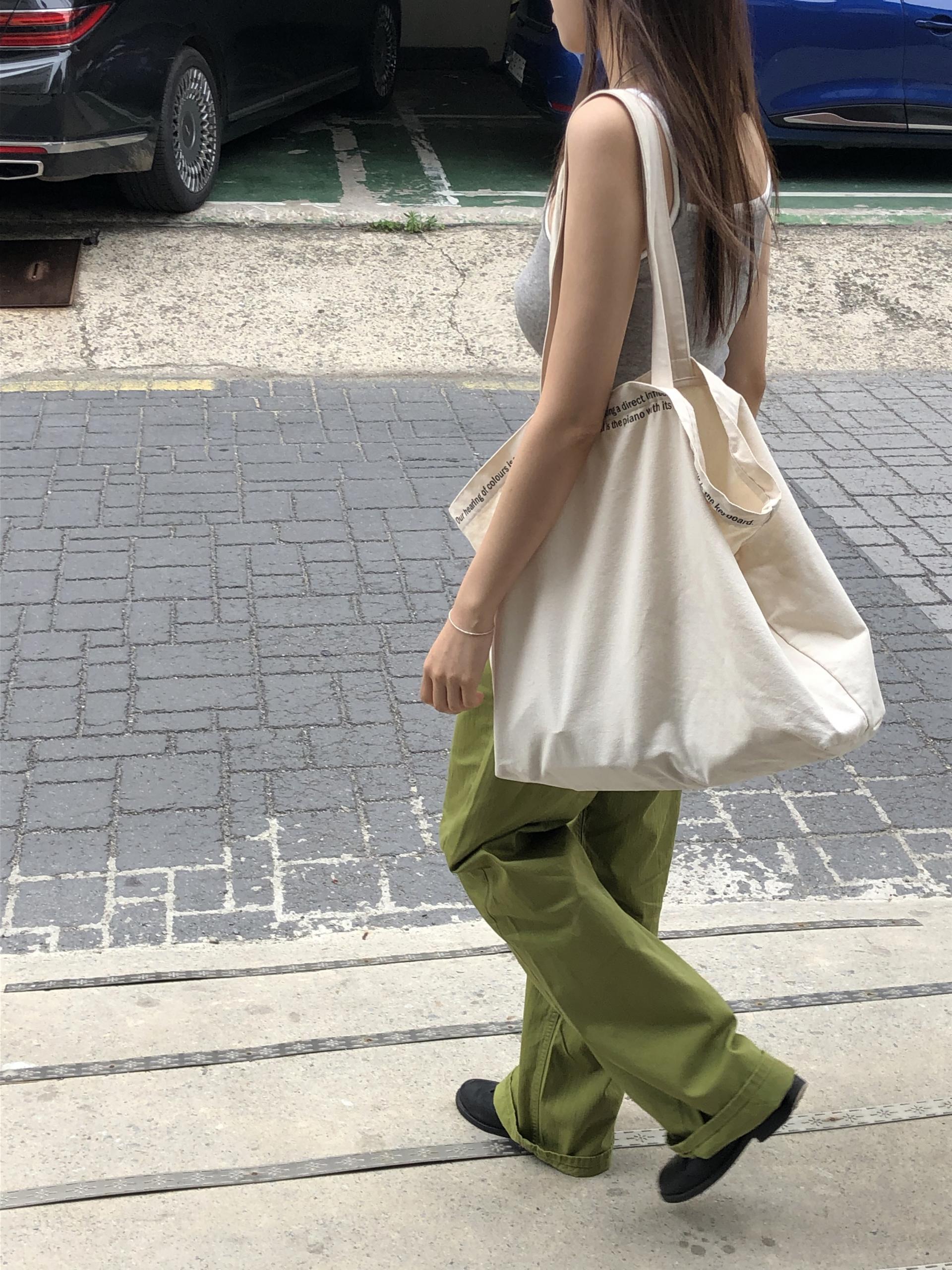Base sleeveless