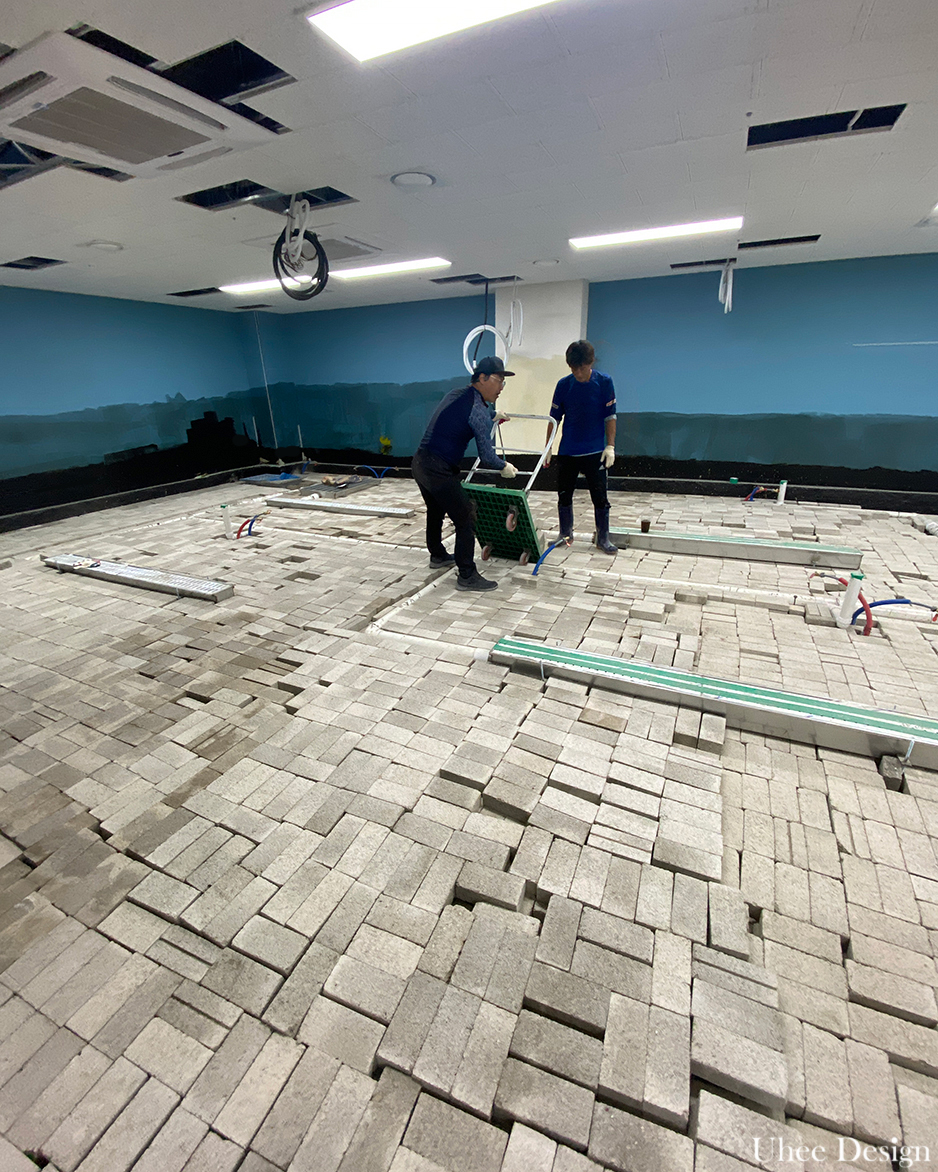식품제조공장 주방 인테리어 바닥 벽돌 적층 공사 현장