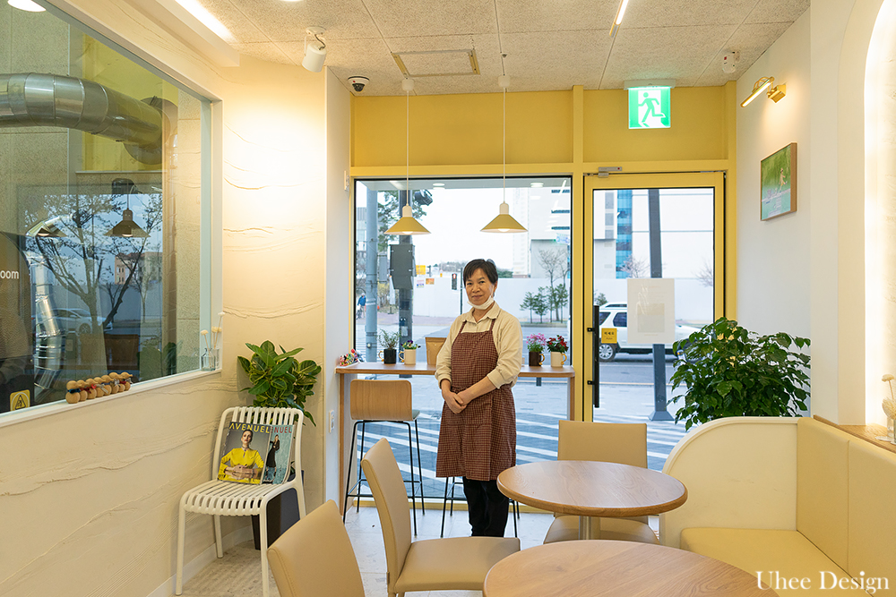 일산 킨텍스 20평 로스터리 카페 실내 전경 디자인