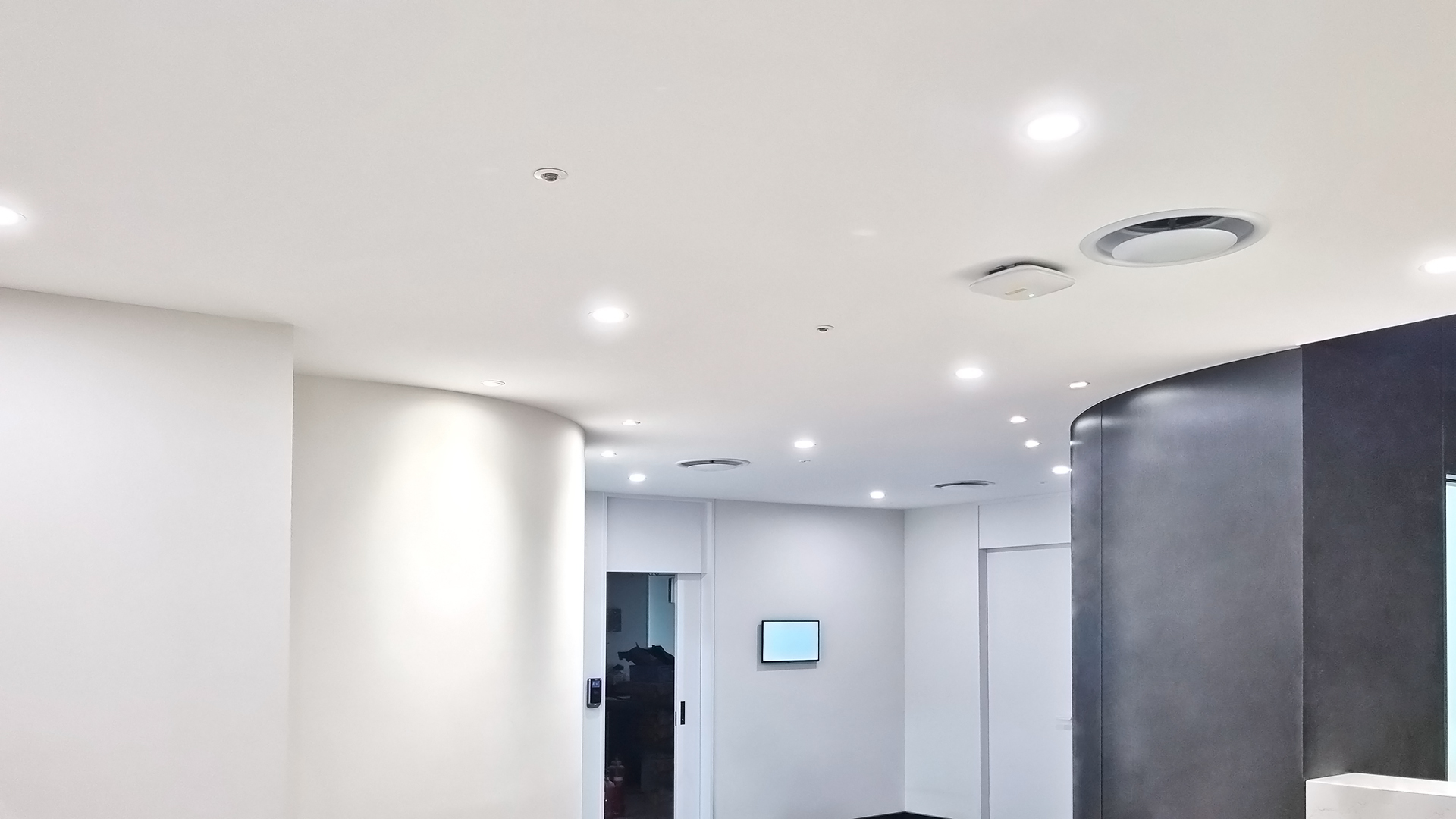 438f58f8592d9.jpg