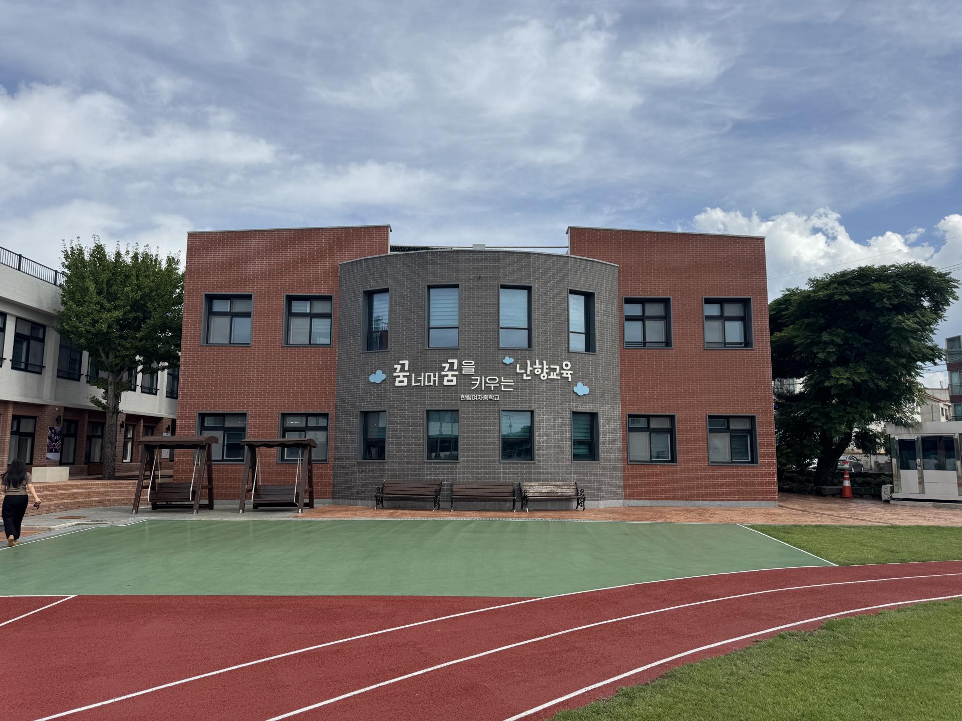 8158e516837aa.jpg
