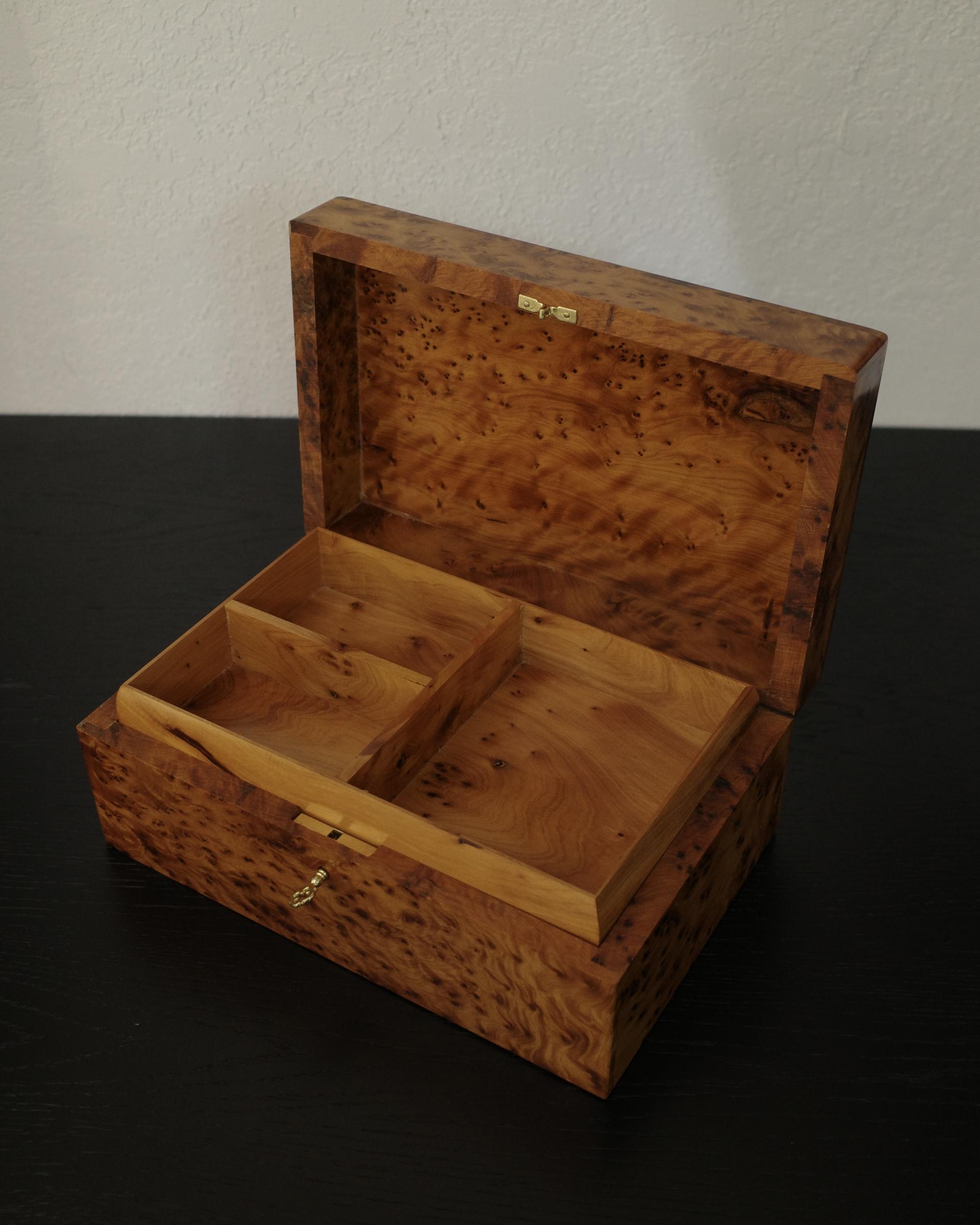 Thuya Burl Wood Box · Rectangle
