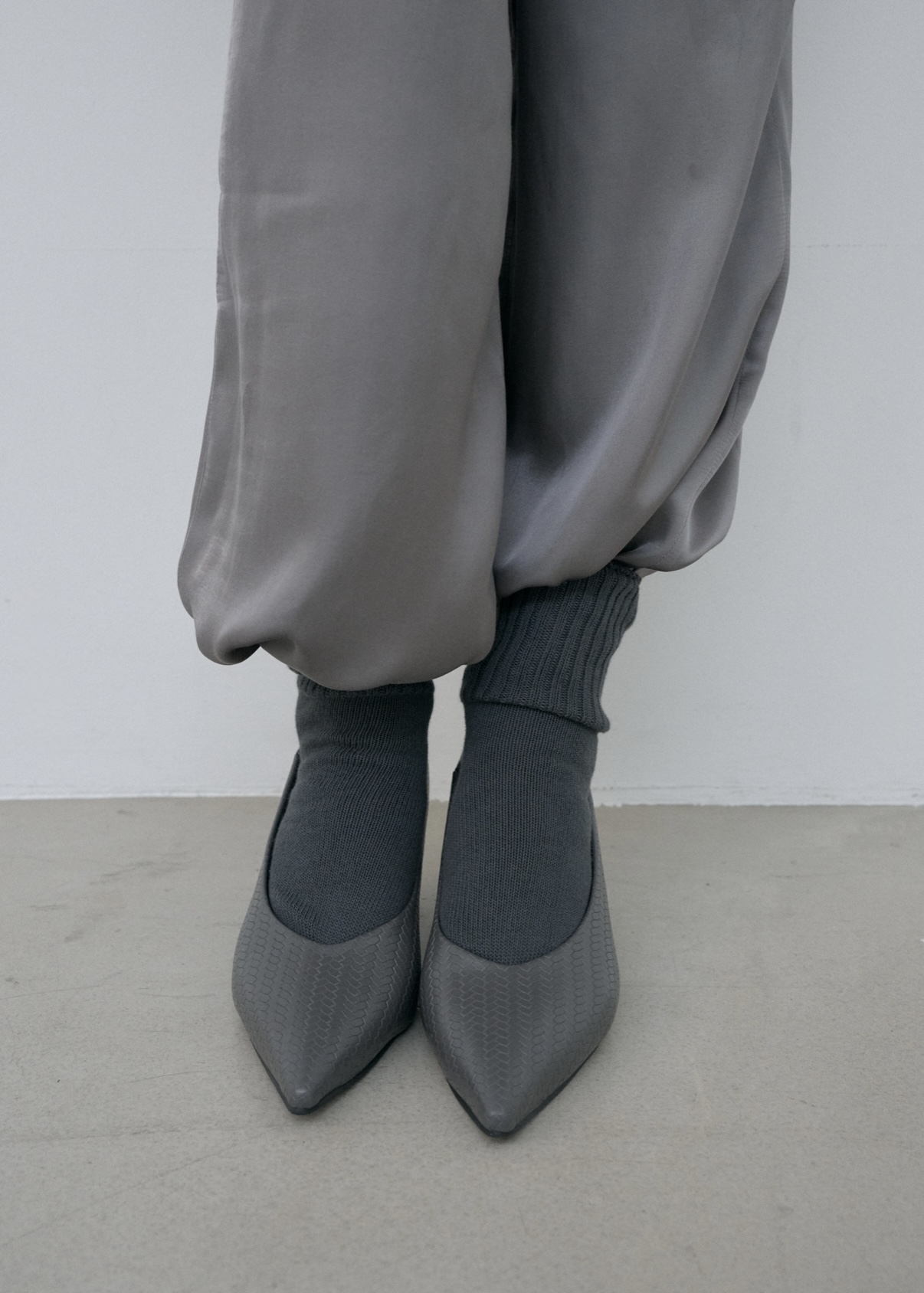 Viscose Easy Pants · Charcoal