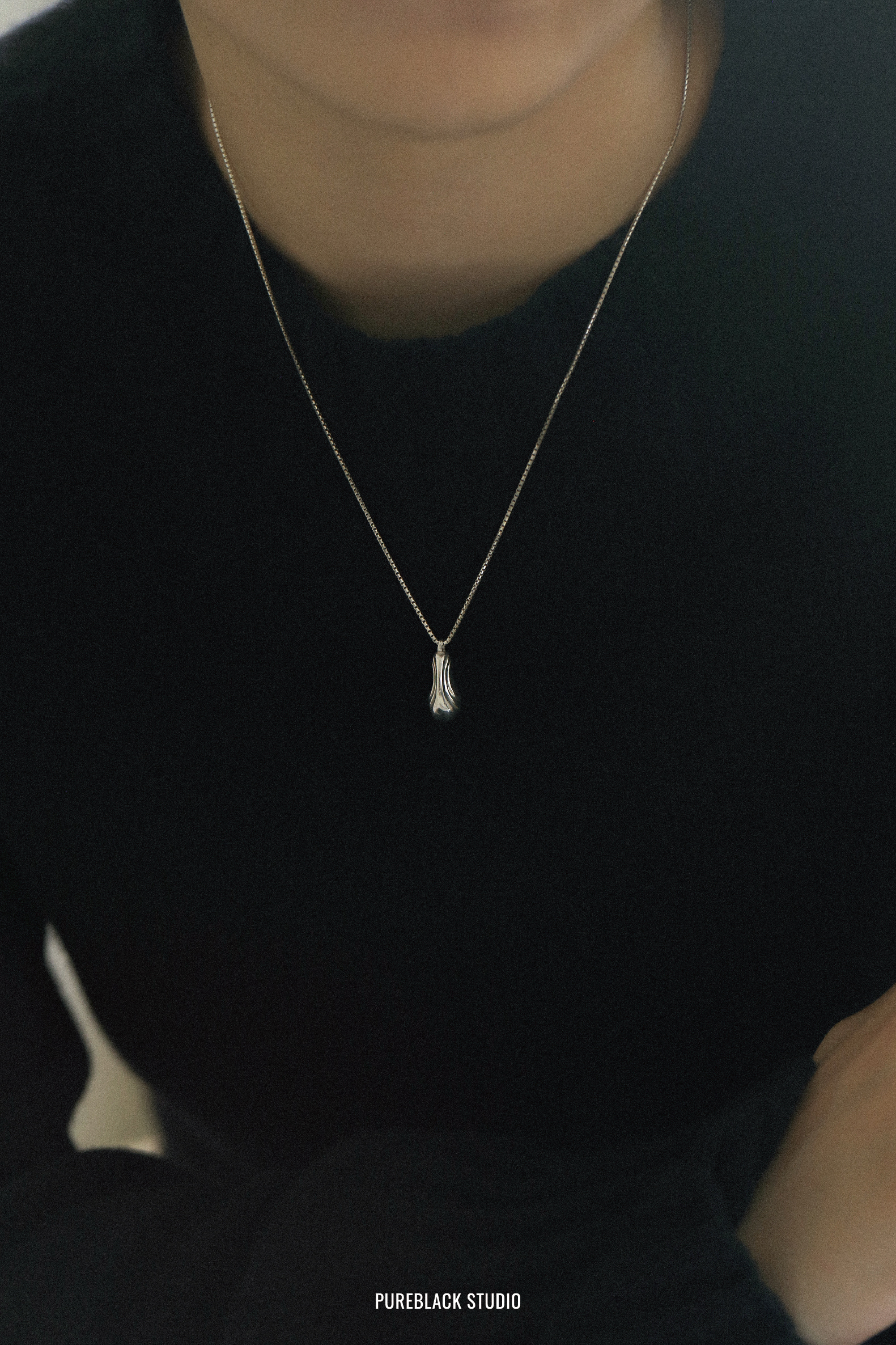 Arco Necklace