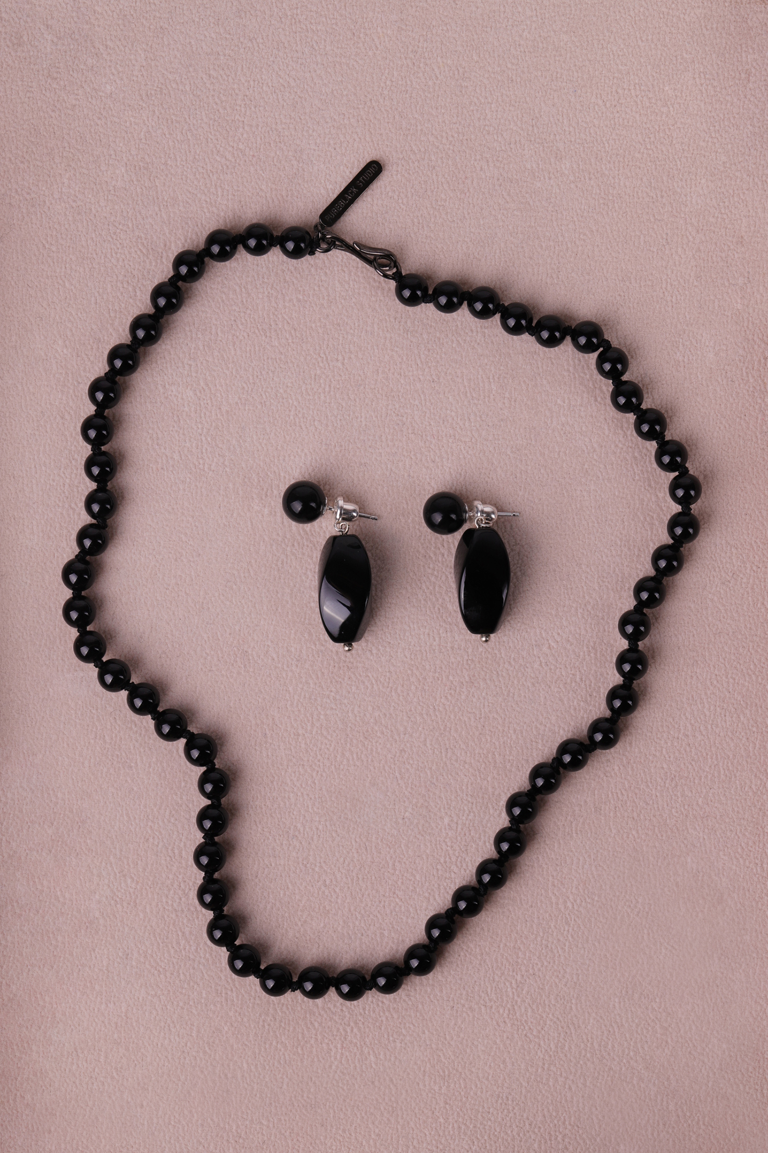 Ines Necklace · Onyx