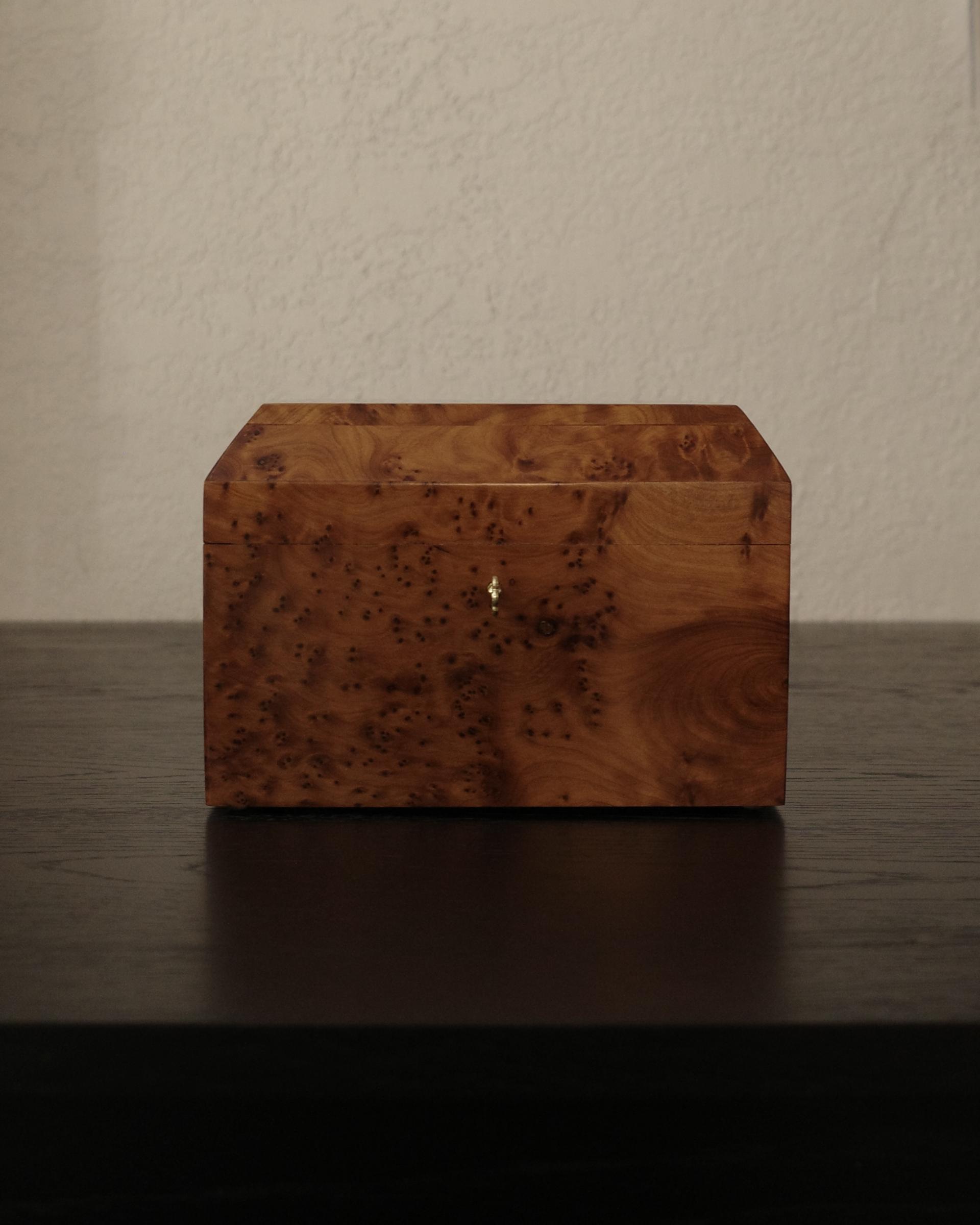 Thuya Burl Wood Box · Pyramid