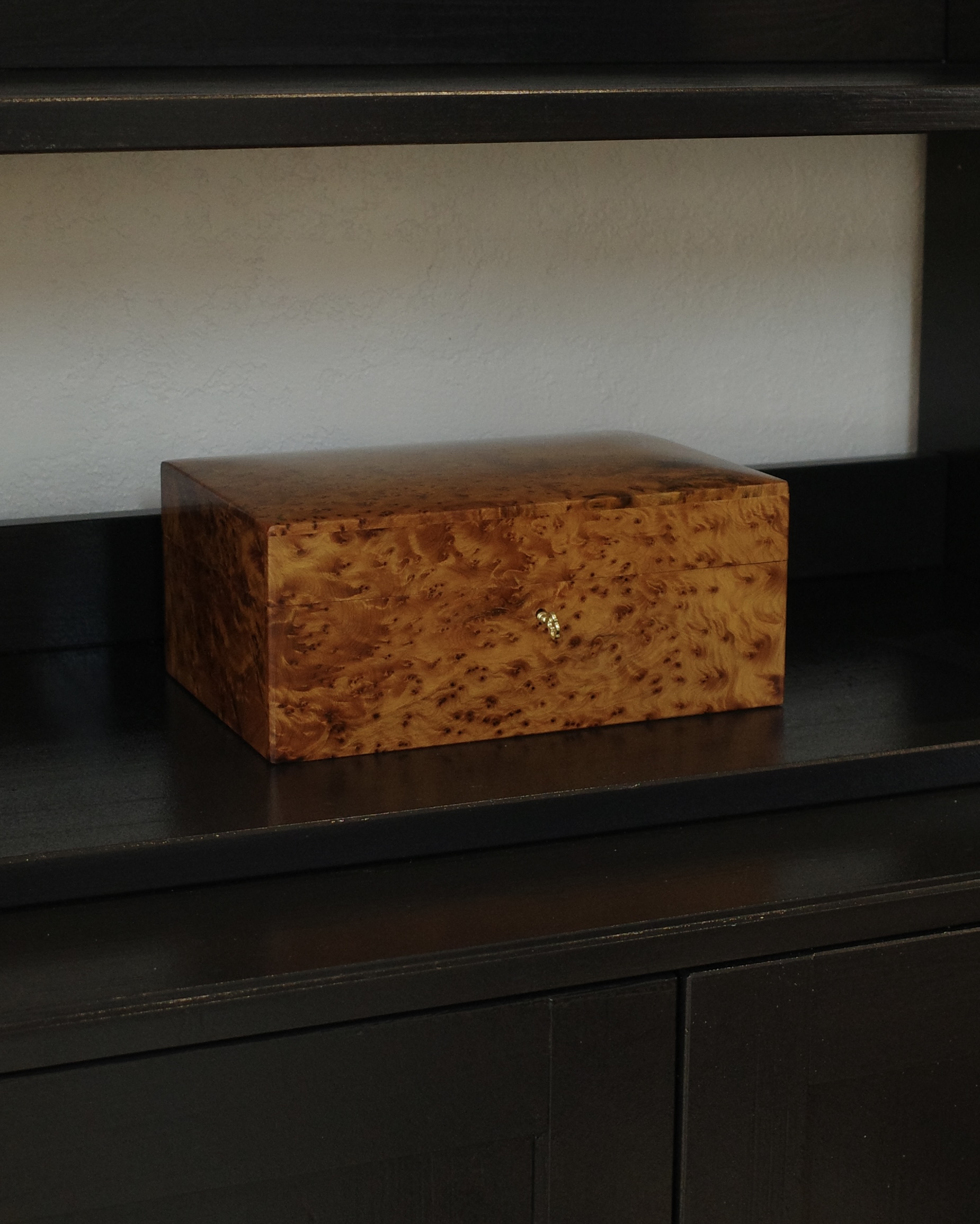 Thuya Burl Wood Box · Rectangle