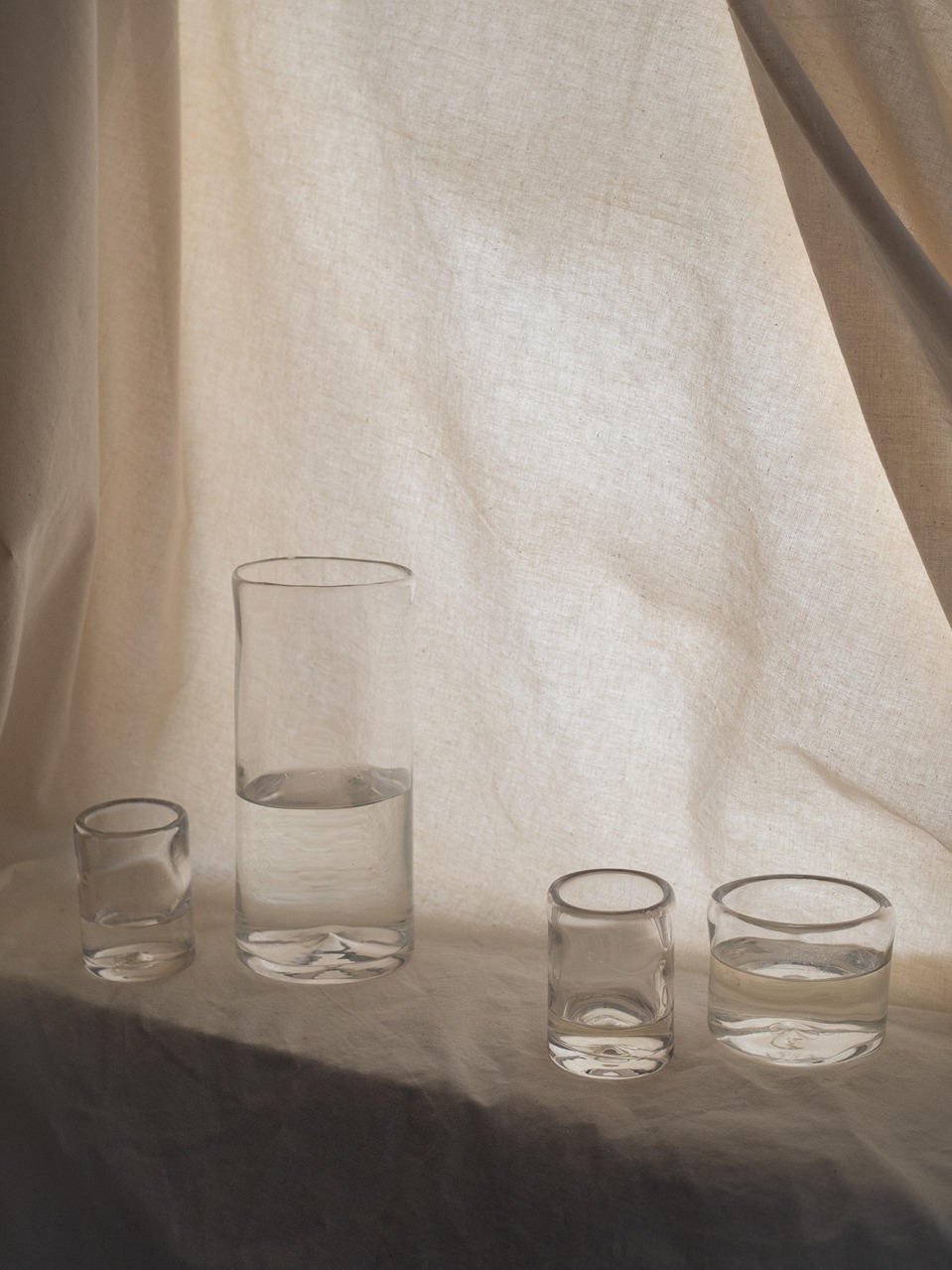 0405 Glass · Wide