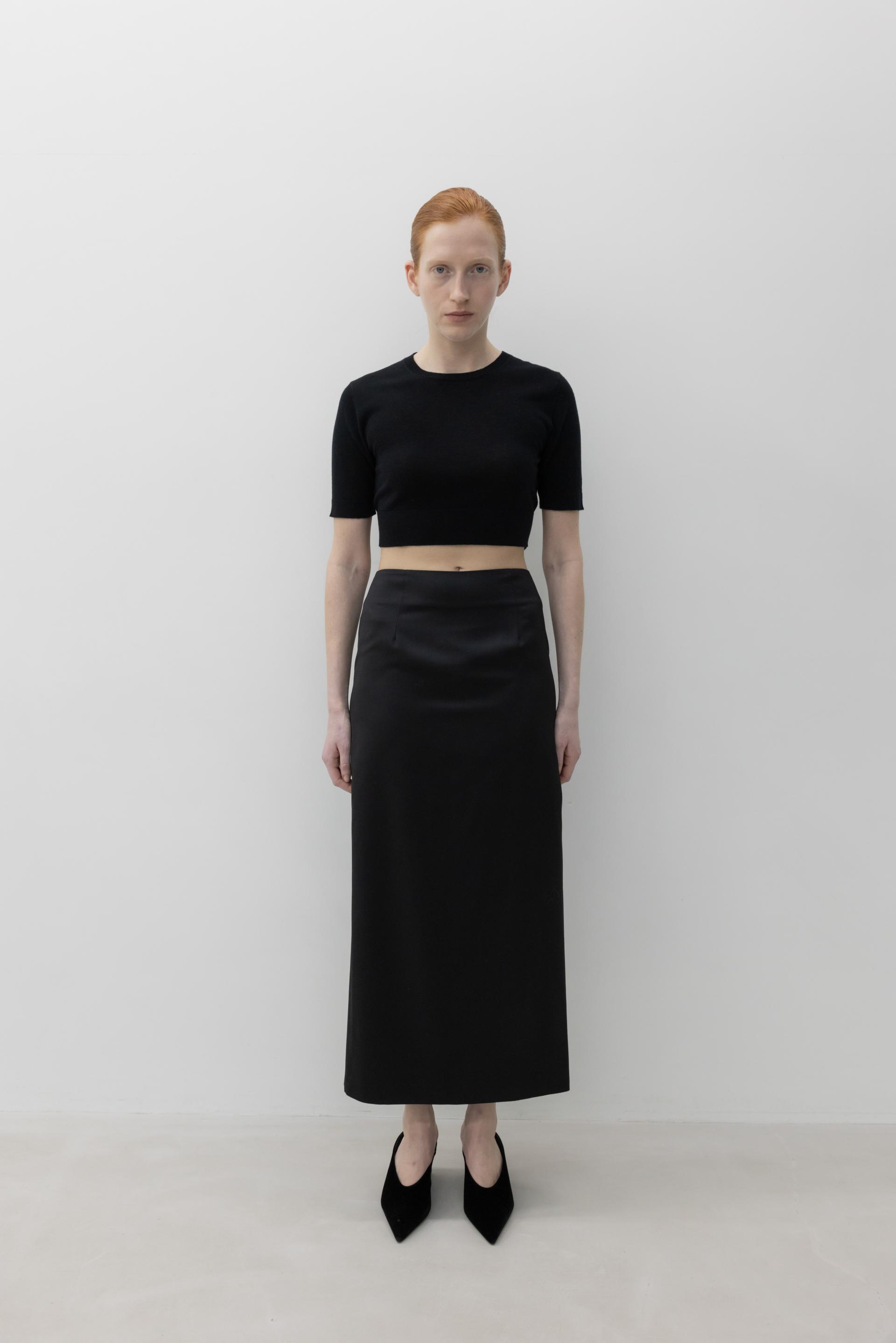 Cropped Knit Top · Black