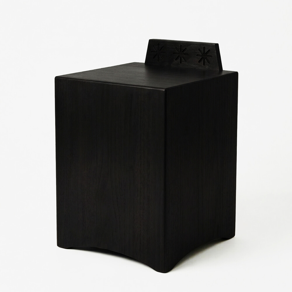 Monu Stool