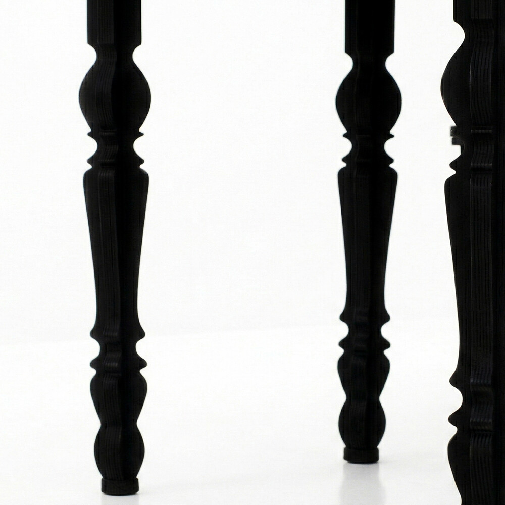 Edge Roguro Table