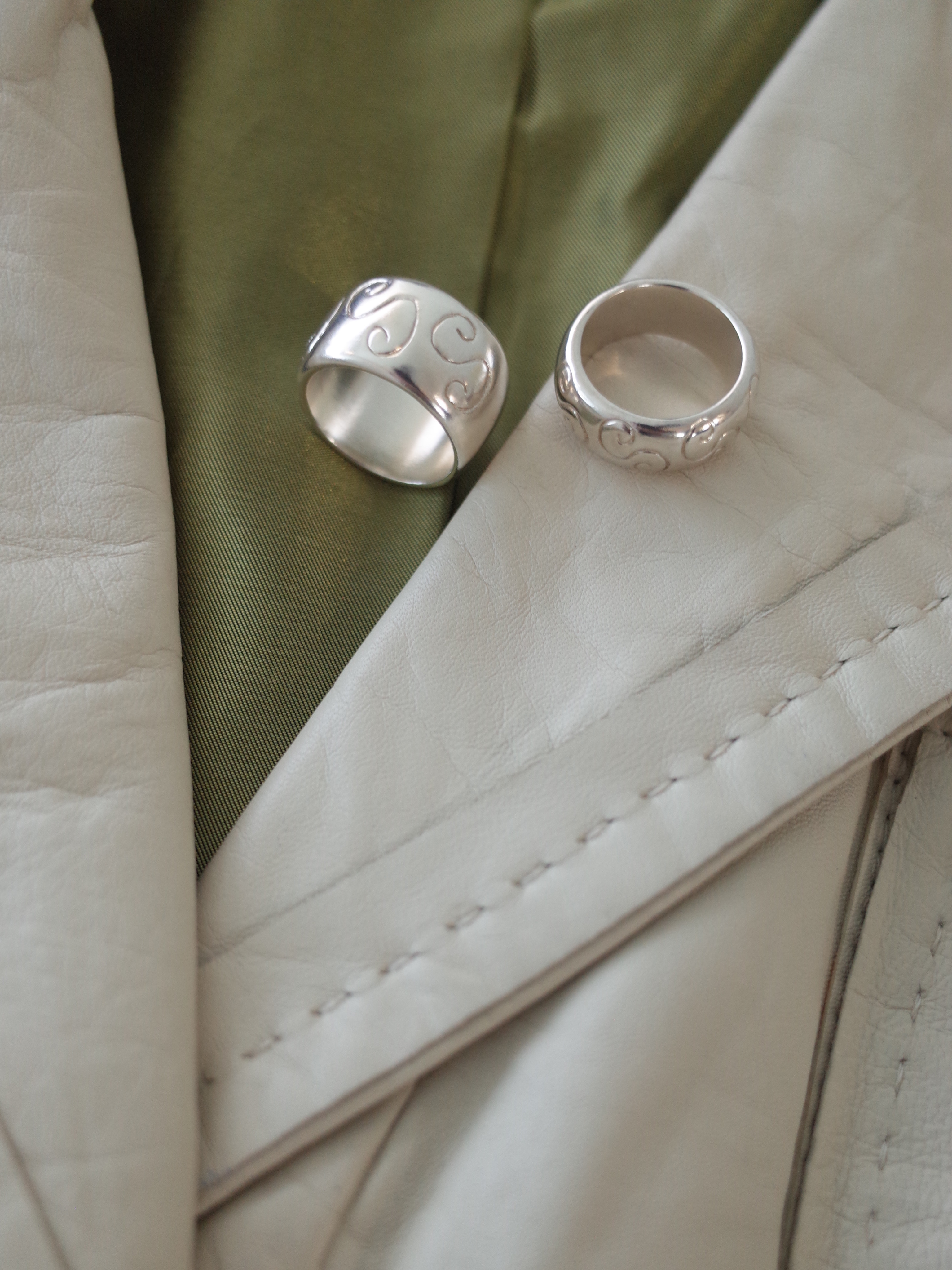 SSS bold ring