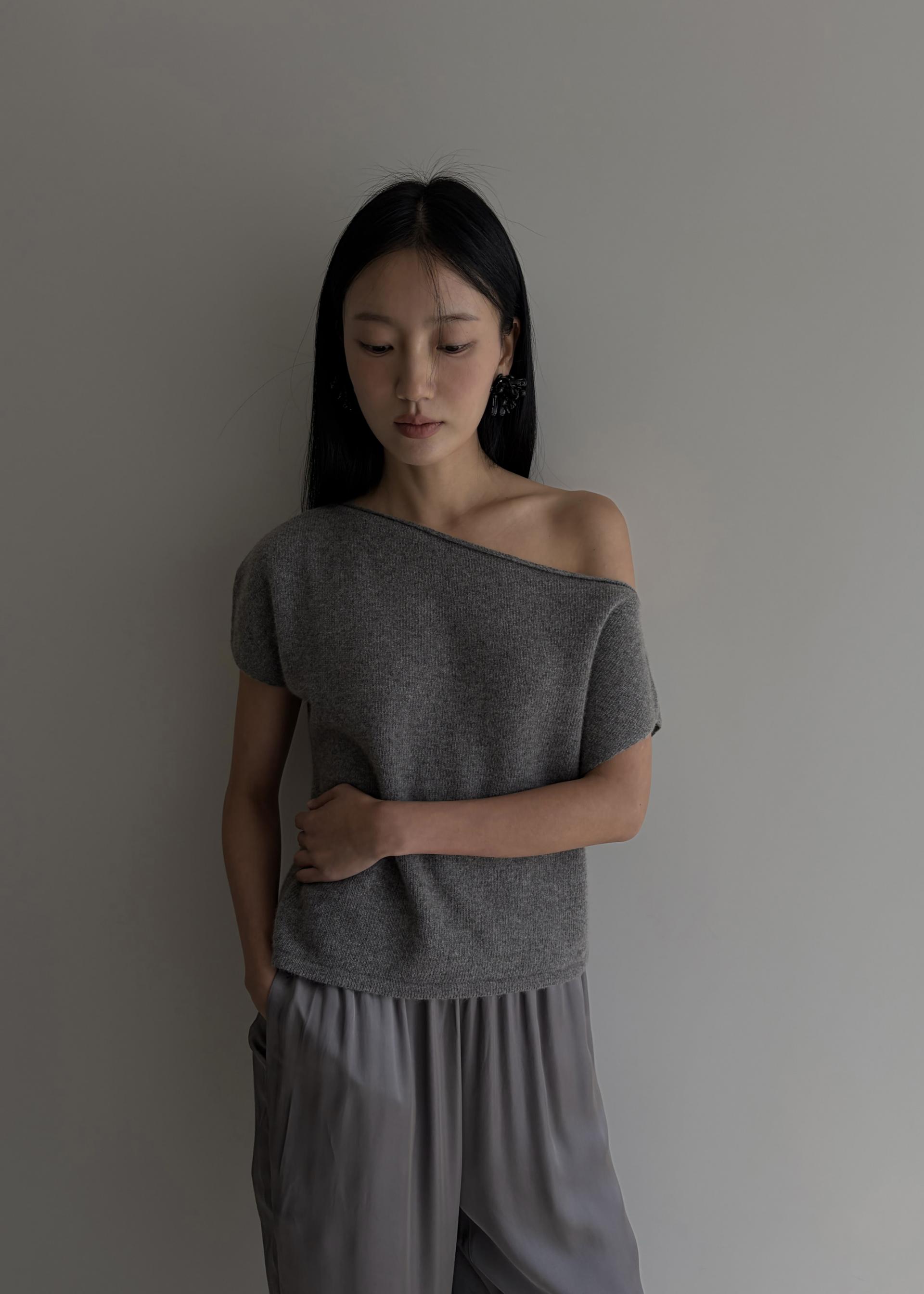 Mink Asymmetric Top · Charcoal