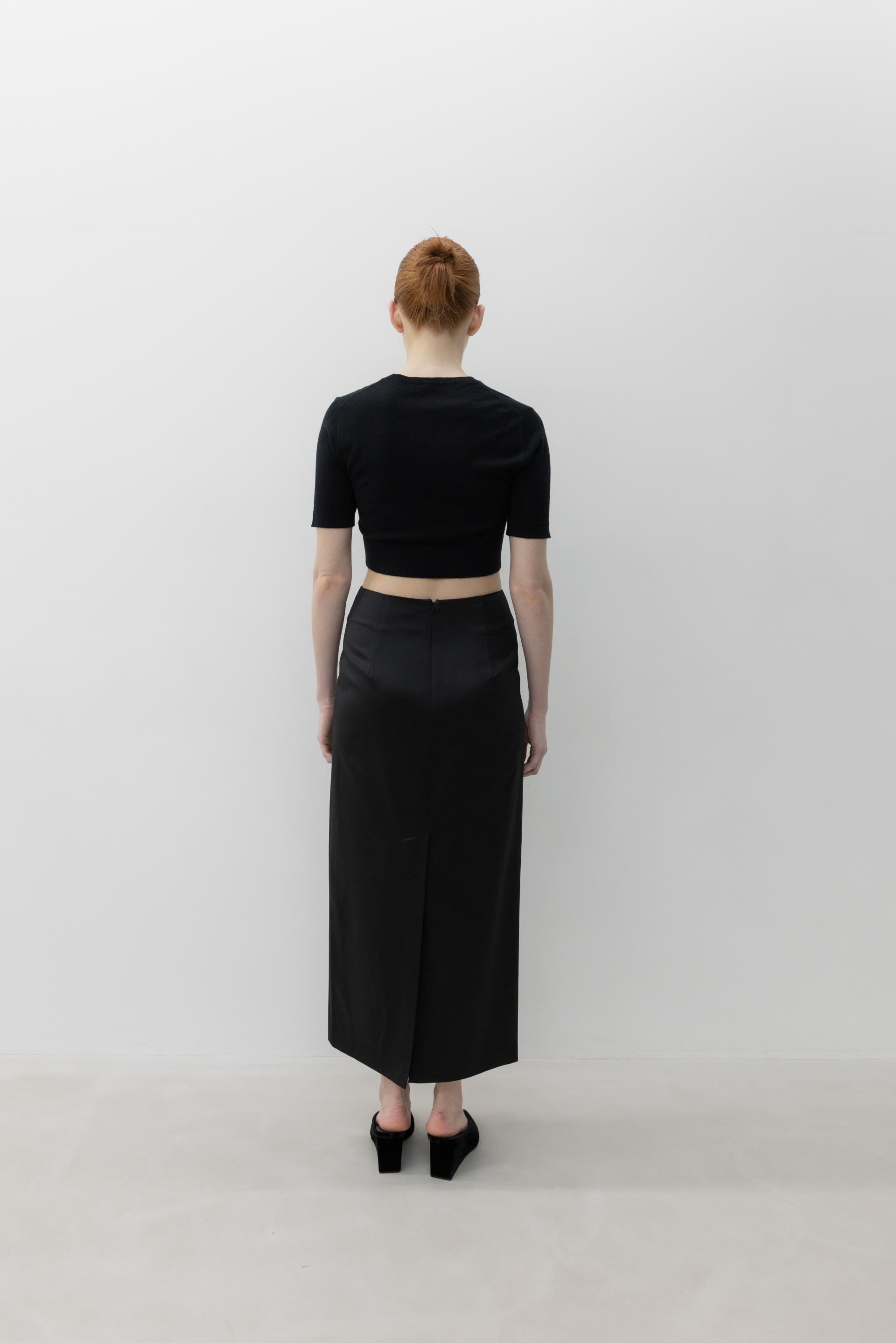 Cropped Knit Top · Black