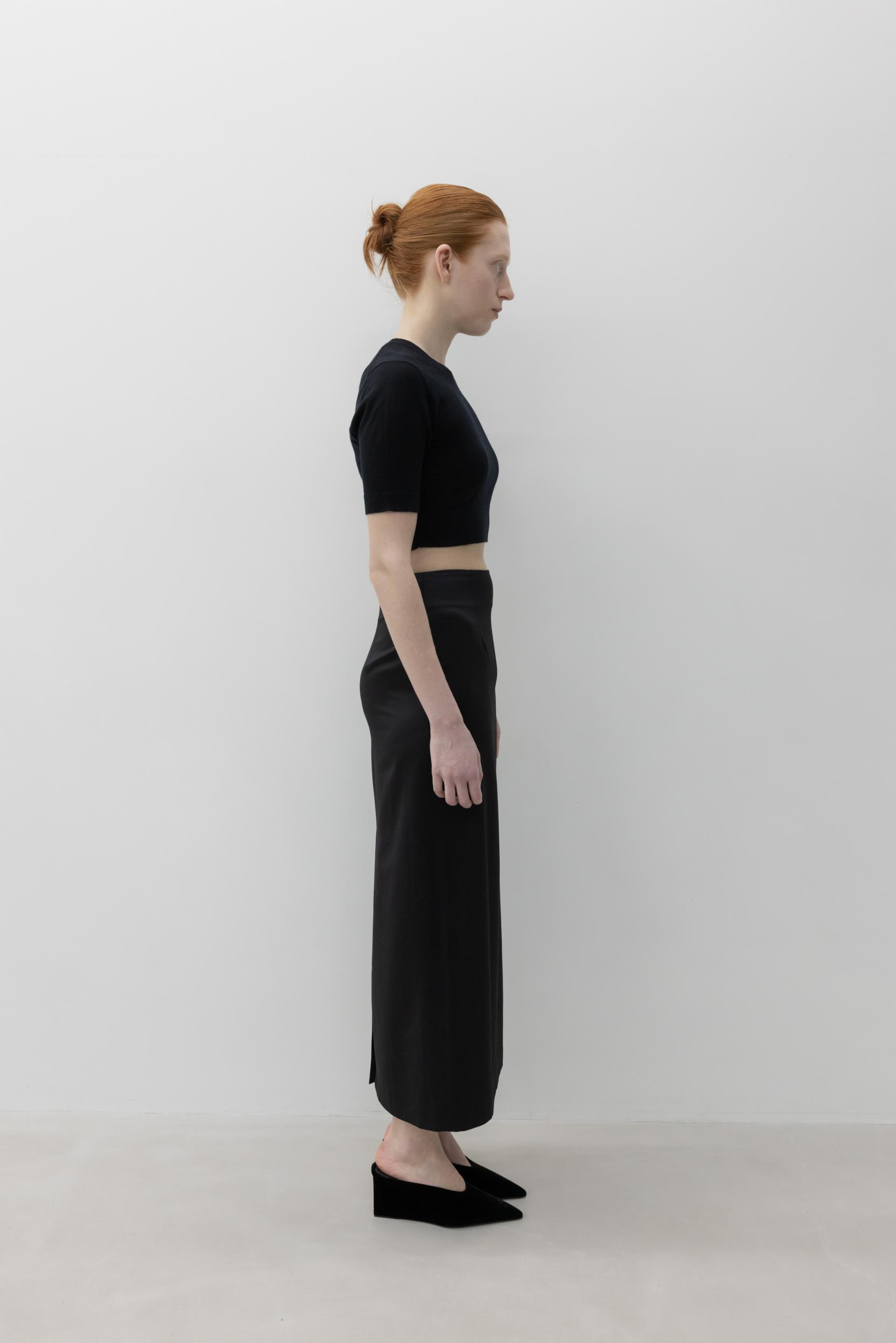 Cropped Knit Top · Black
