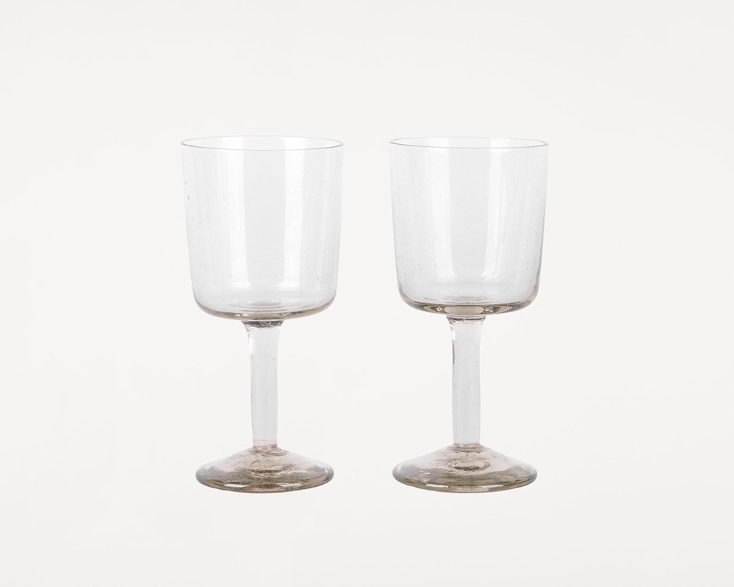 Isle stem glass