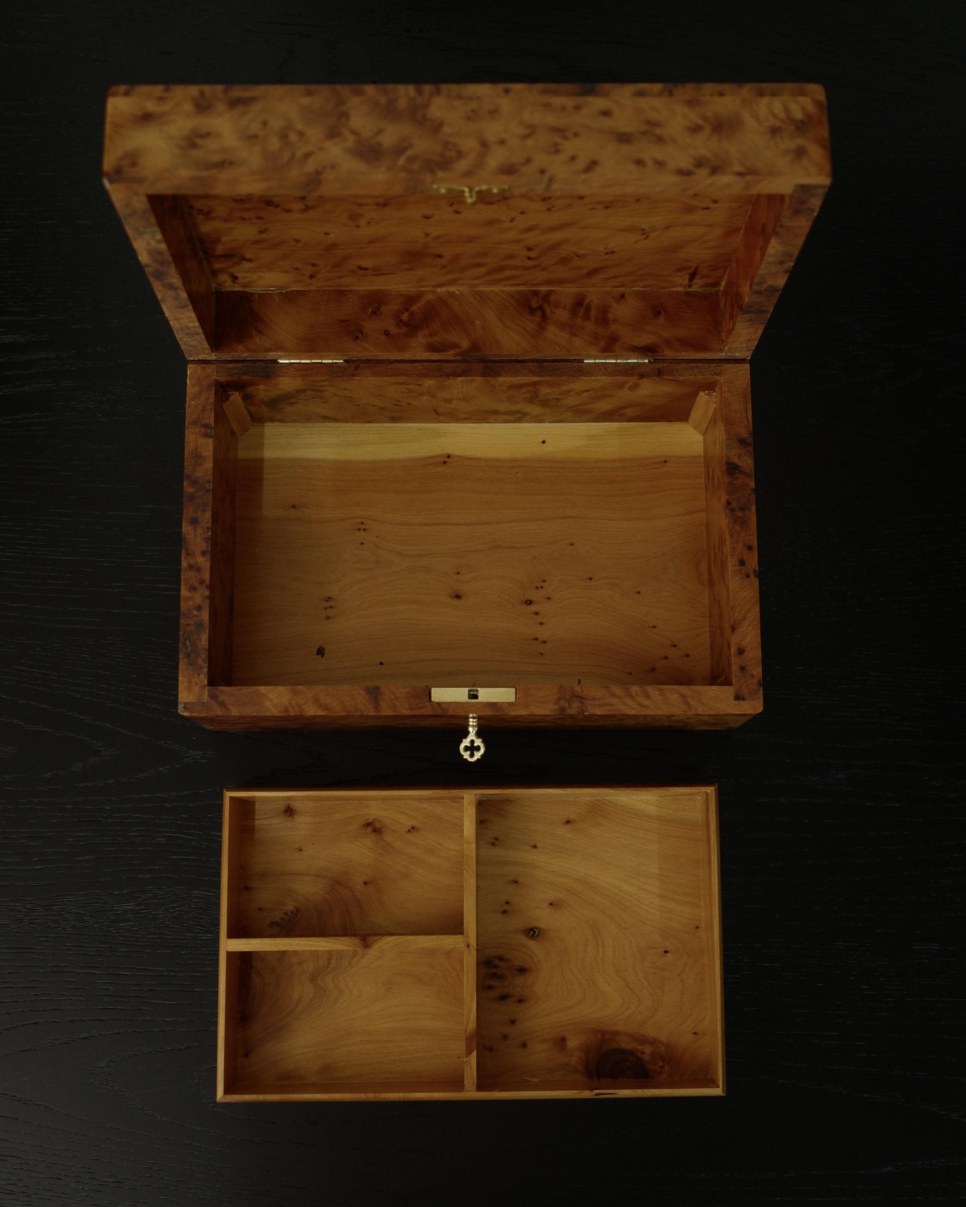 Thuya Burl Wood Box · Rectangle