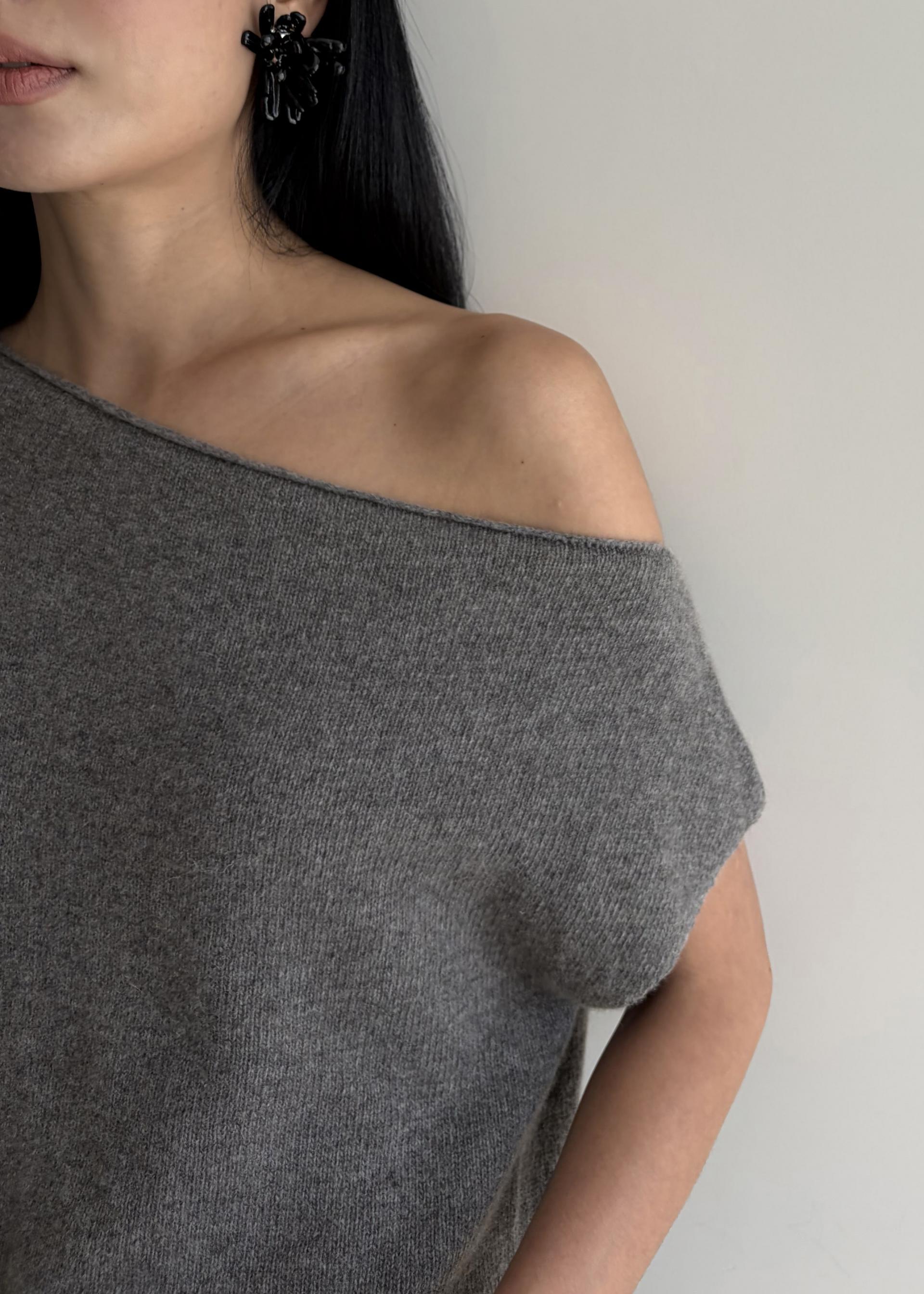 Mink Asymmetric Top · Charcoal
