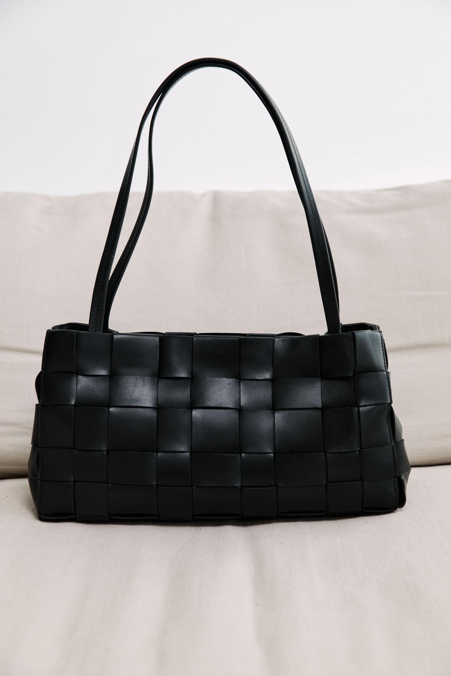Slim Woven Tote ·Black