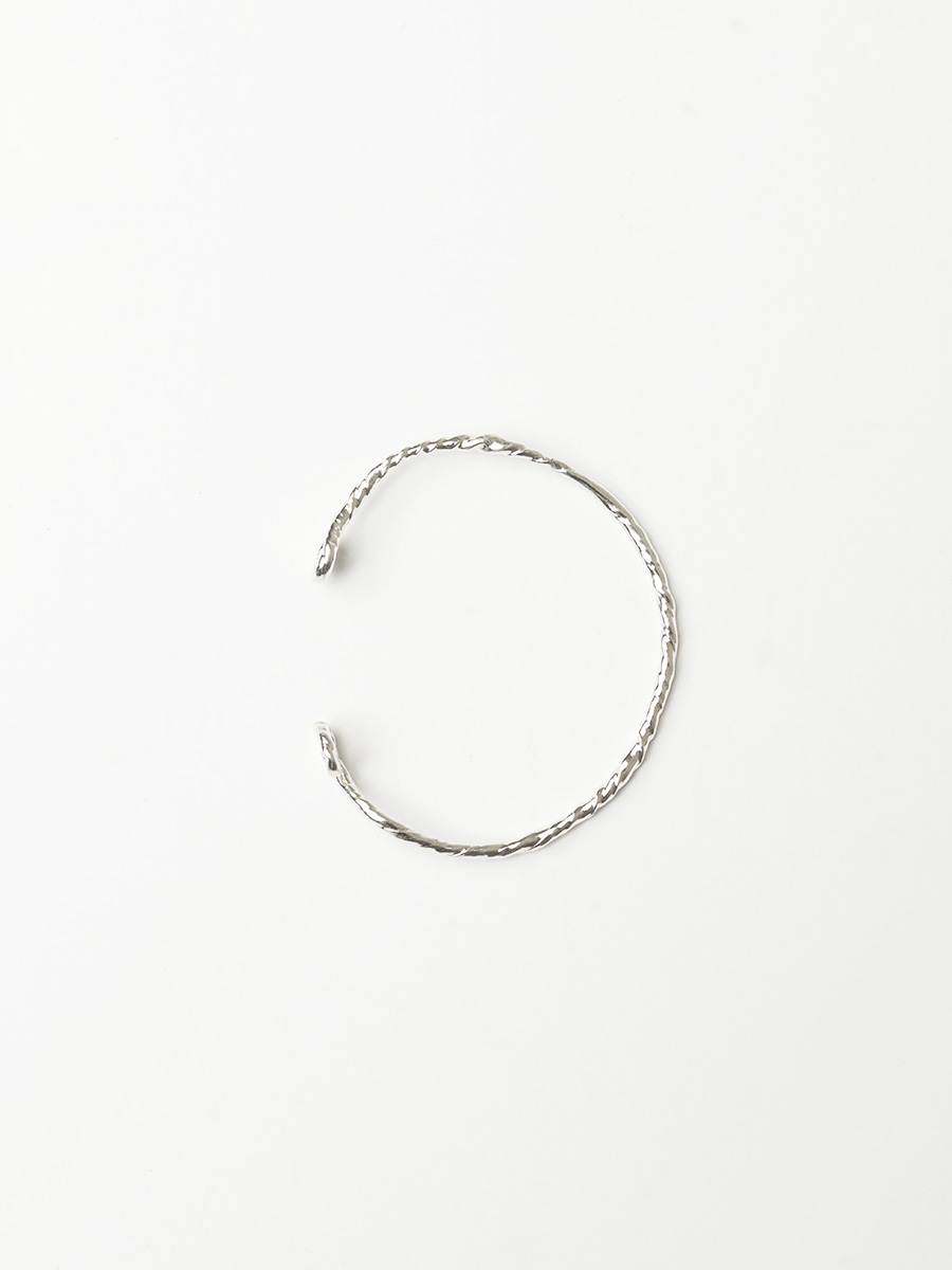 Tide whisper bangle