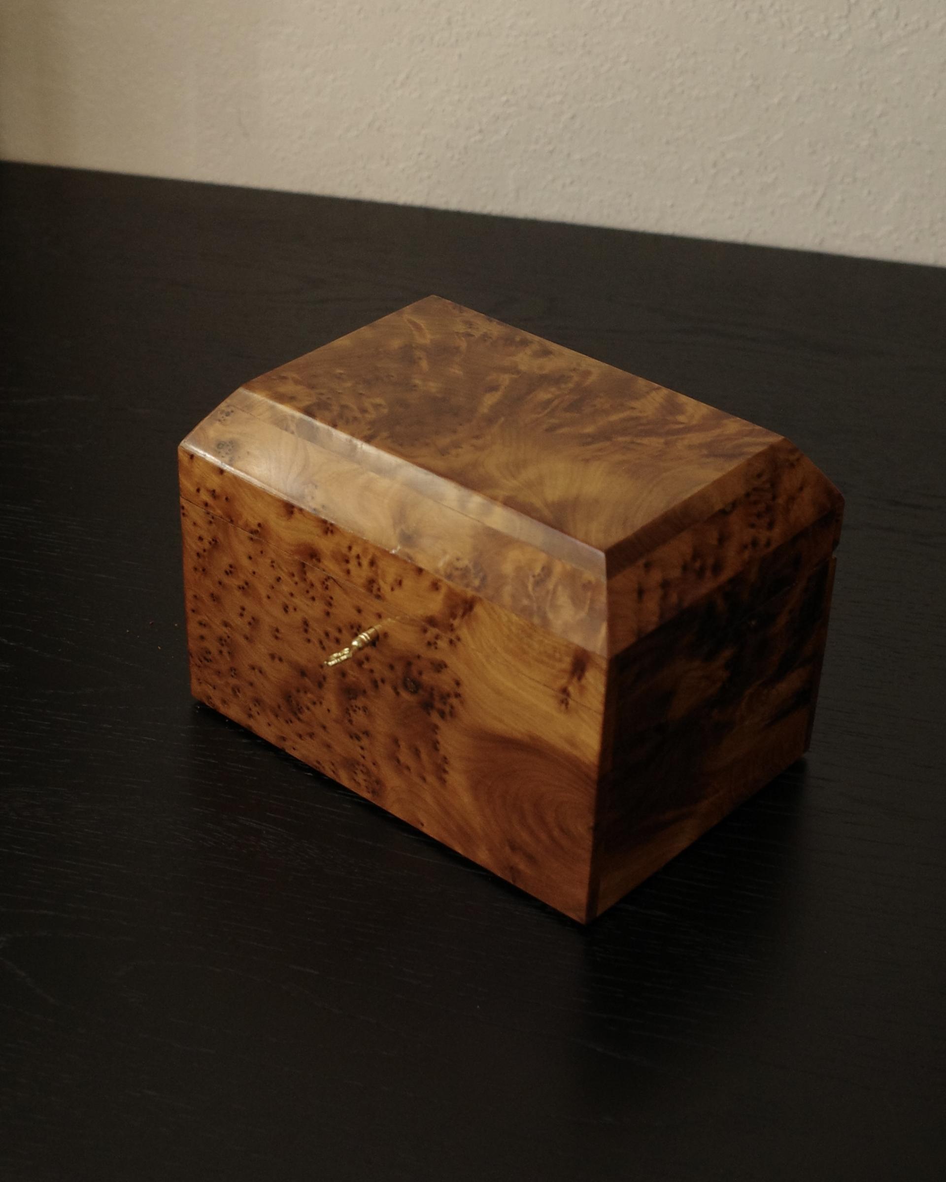 Thuya Burl Wood Box · Pyramid