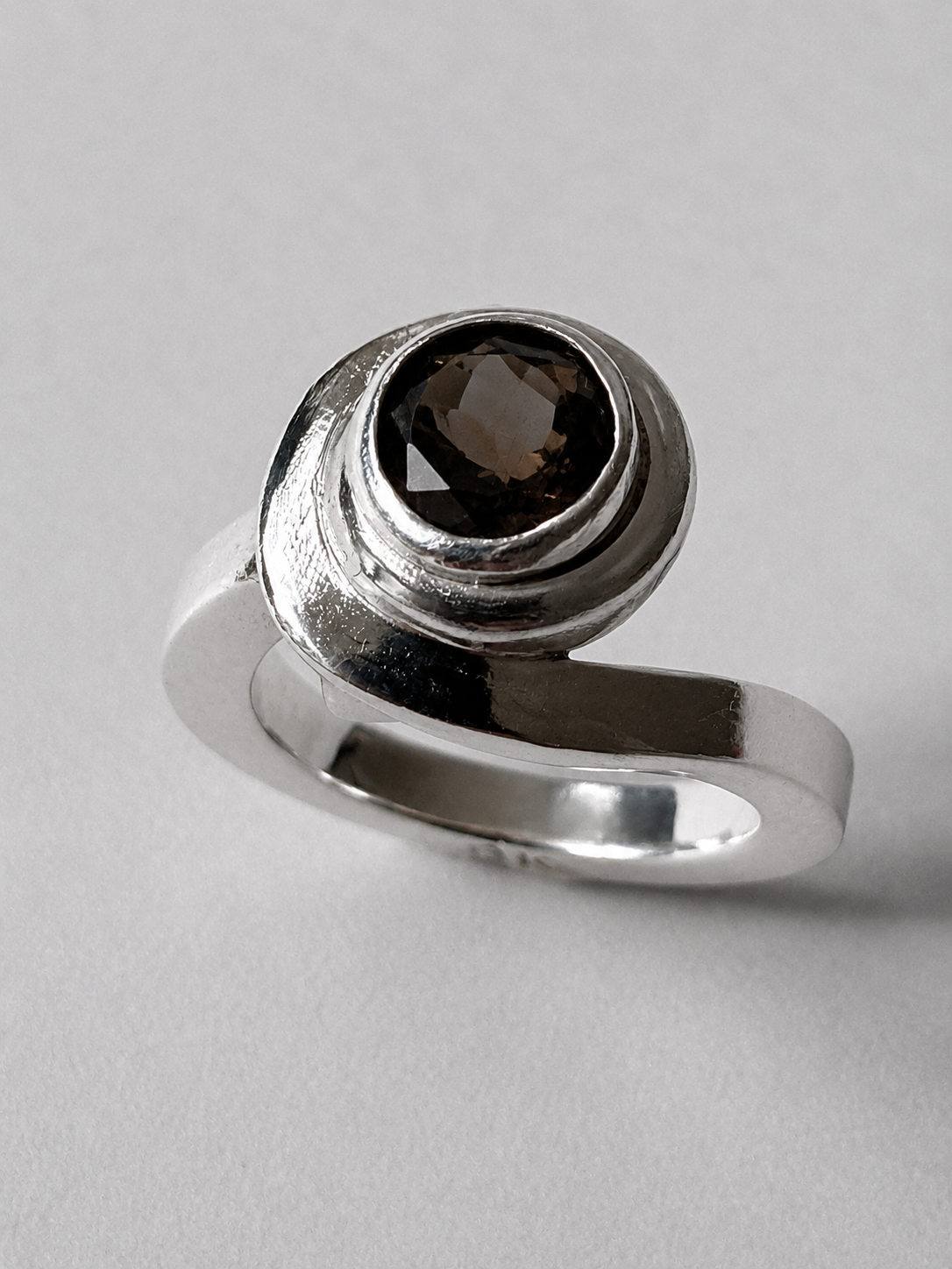 Curva round ring