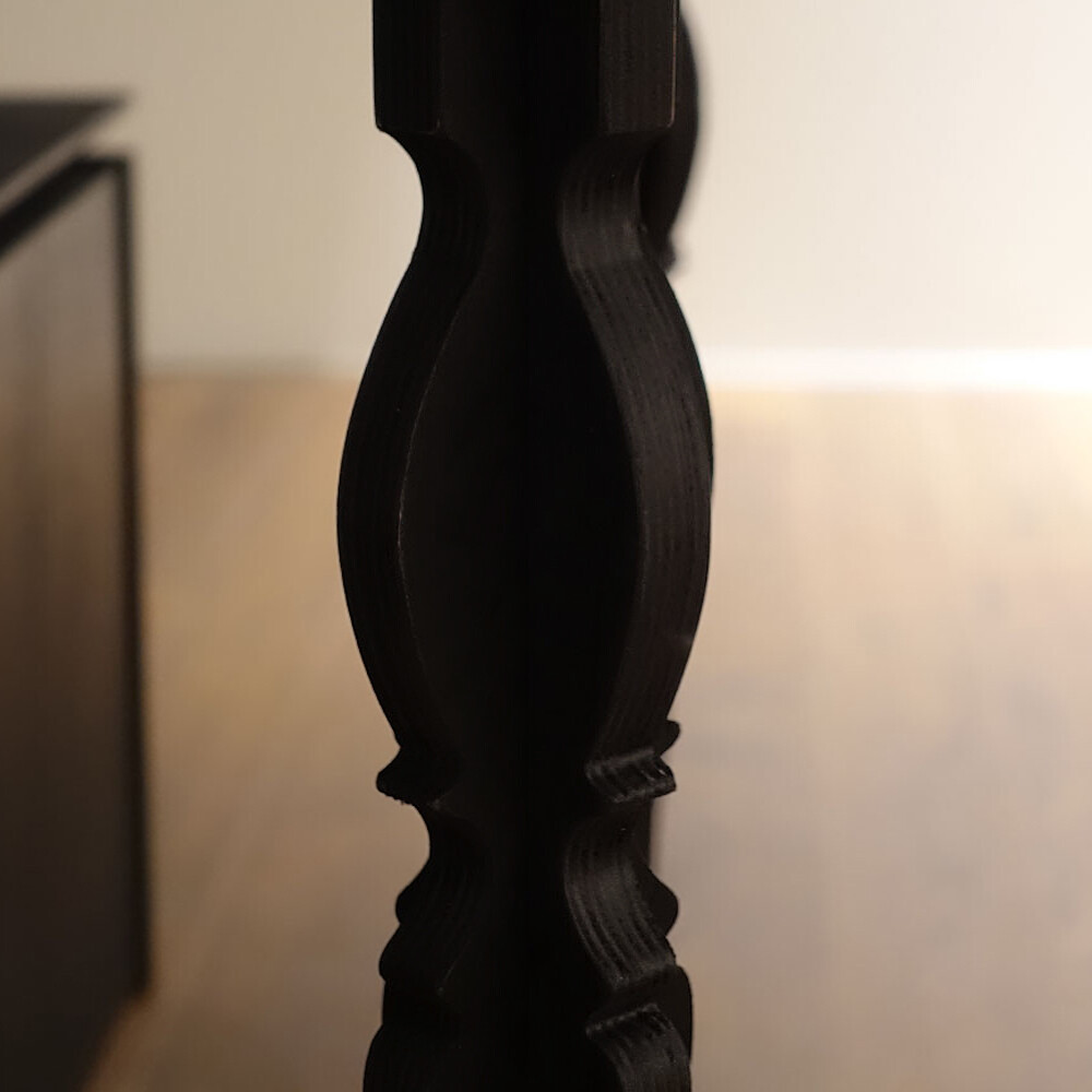 Edge Roguro Table