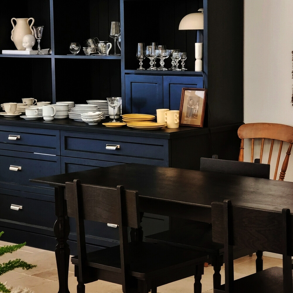 Edge Roguro Table