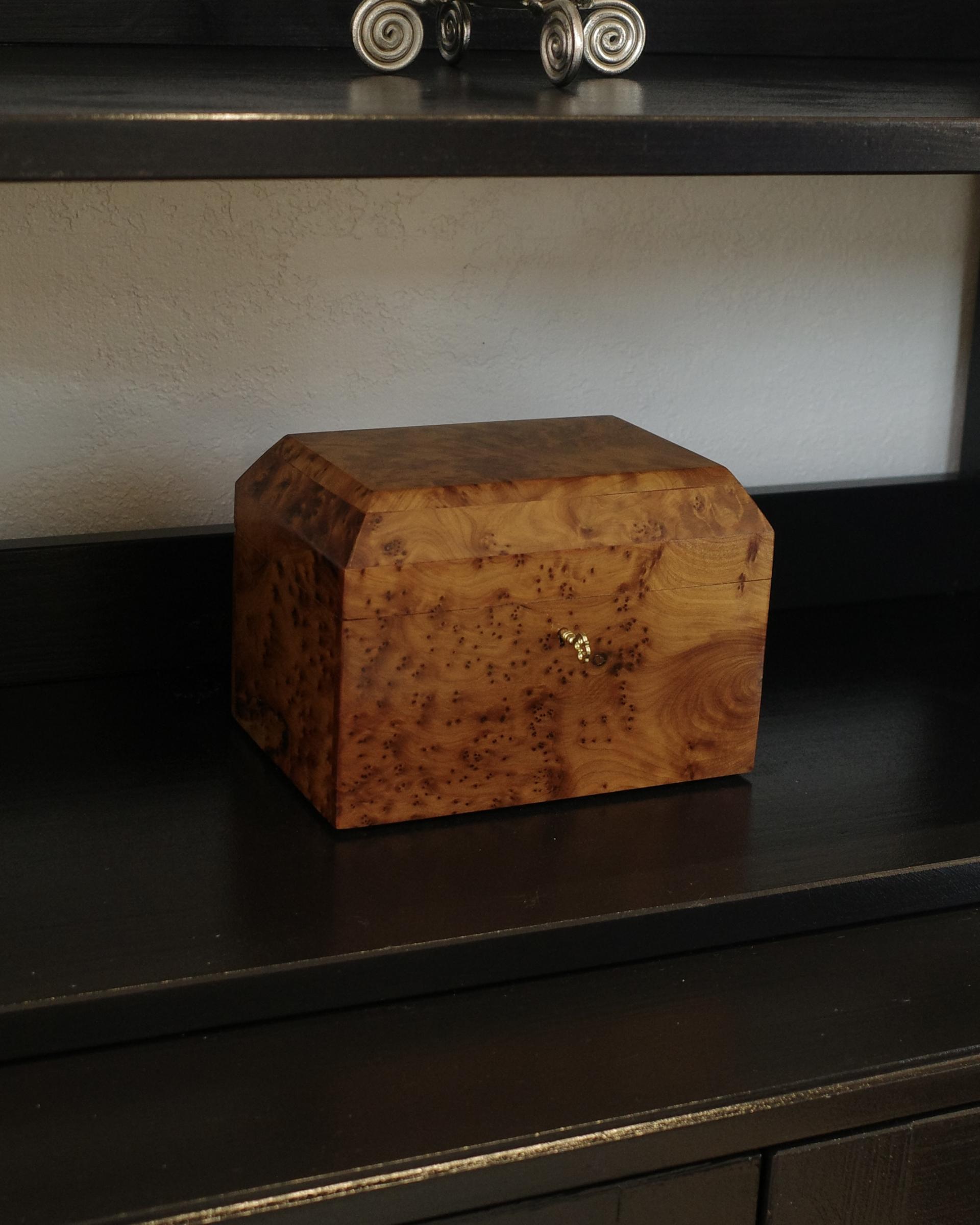 Thuya Burl Wood Box · Pyramid