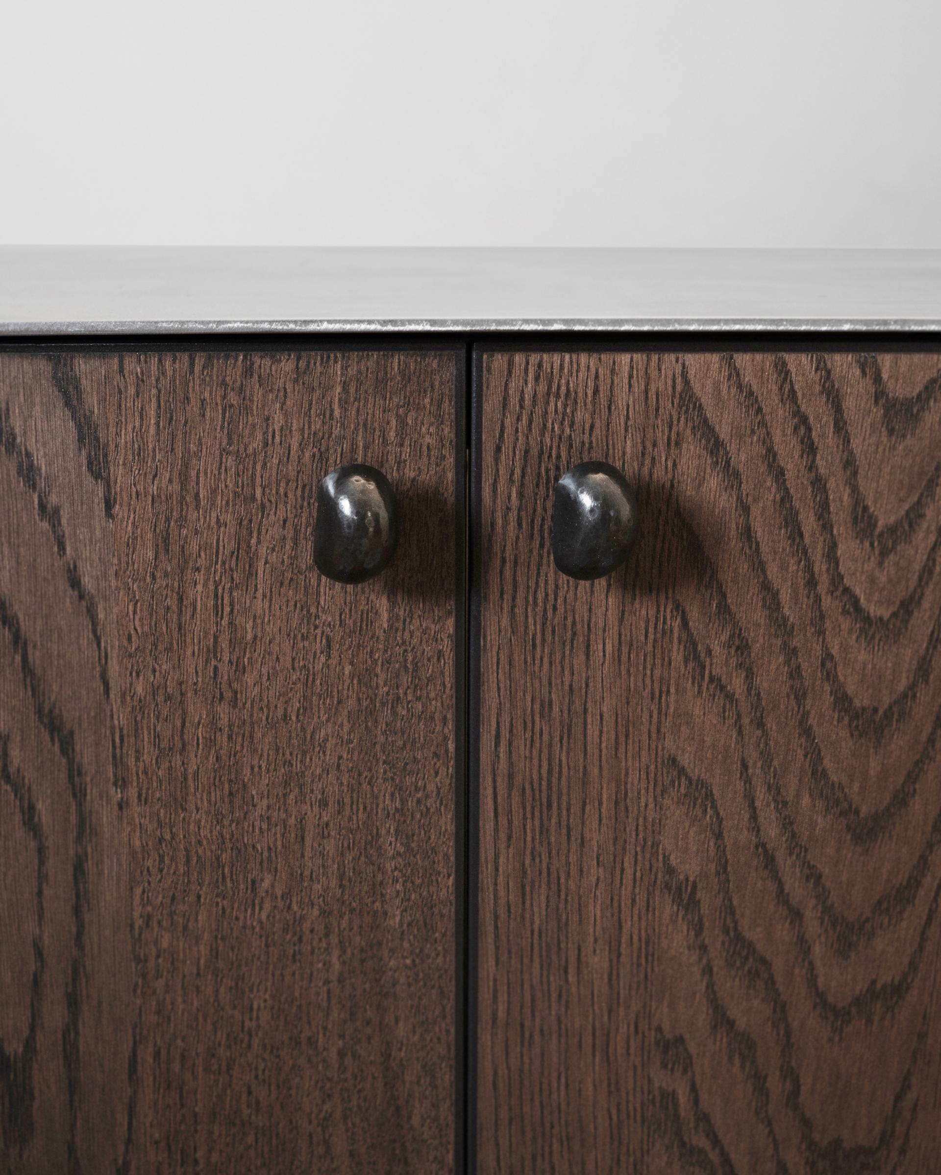 Aimee Knob · Antique