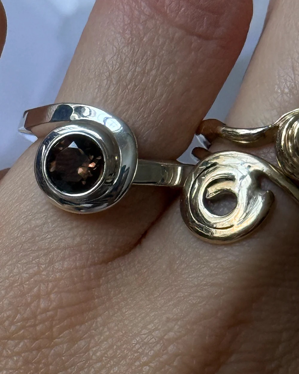 Curva round ring