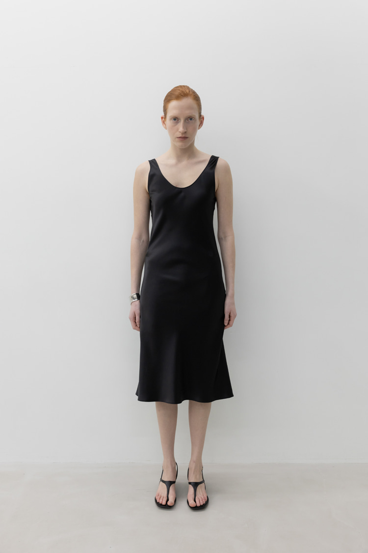 Carrie Silk Dress · Black