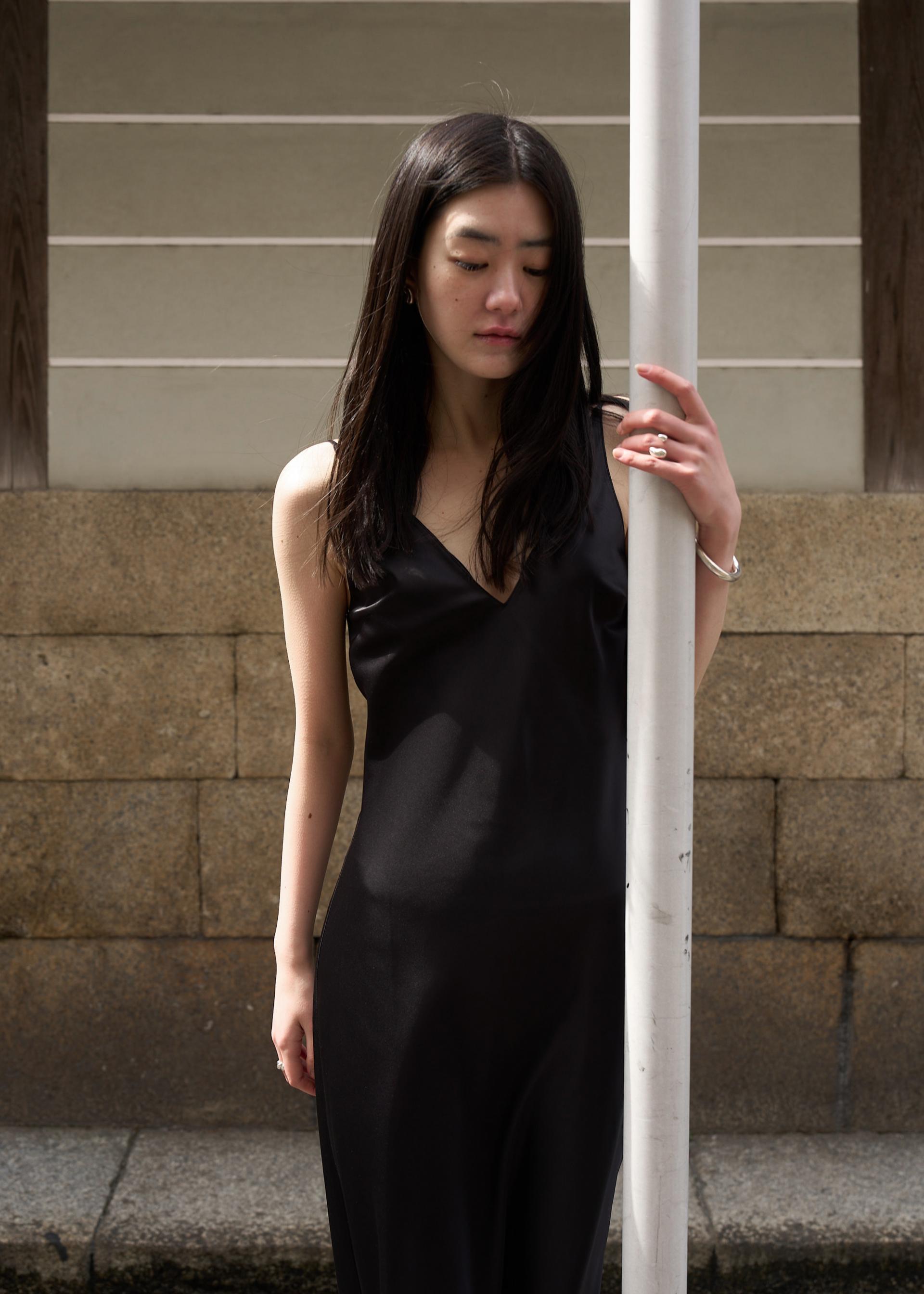 Deep V dress · Black