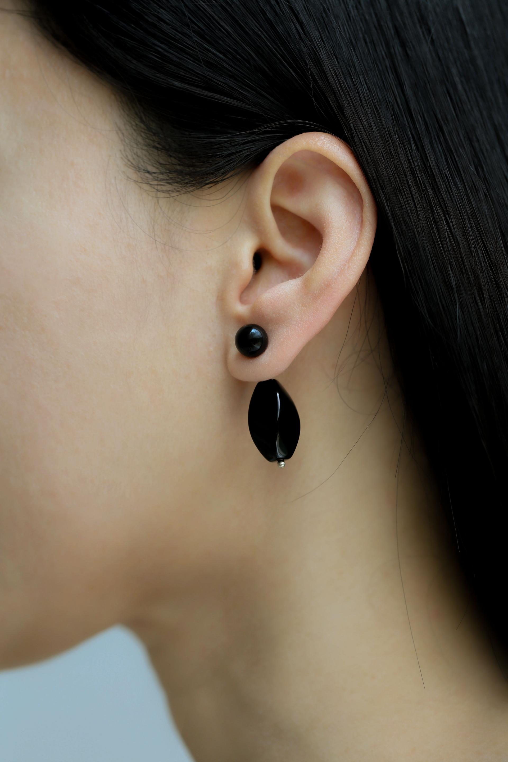 Eva Earring · Onyx