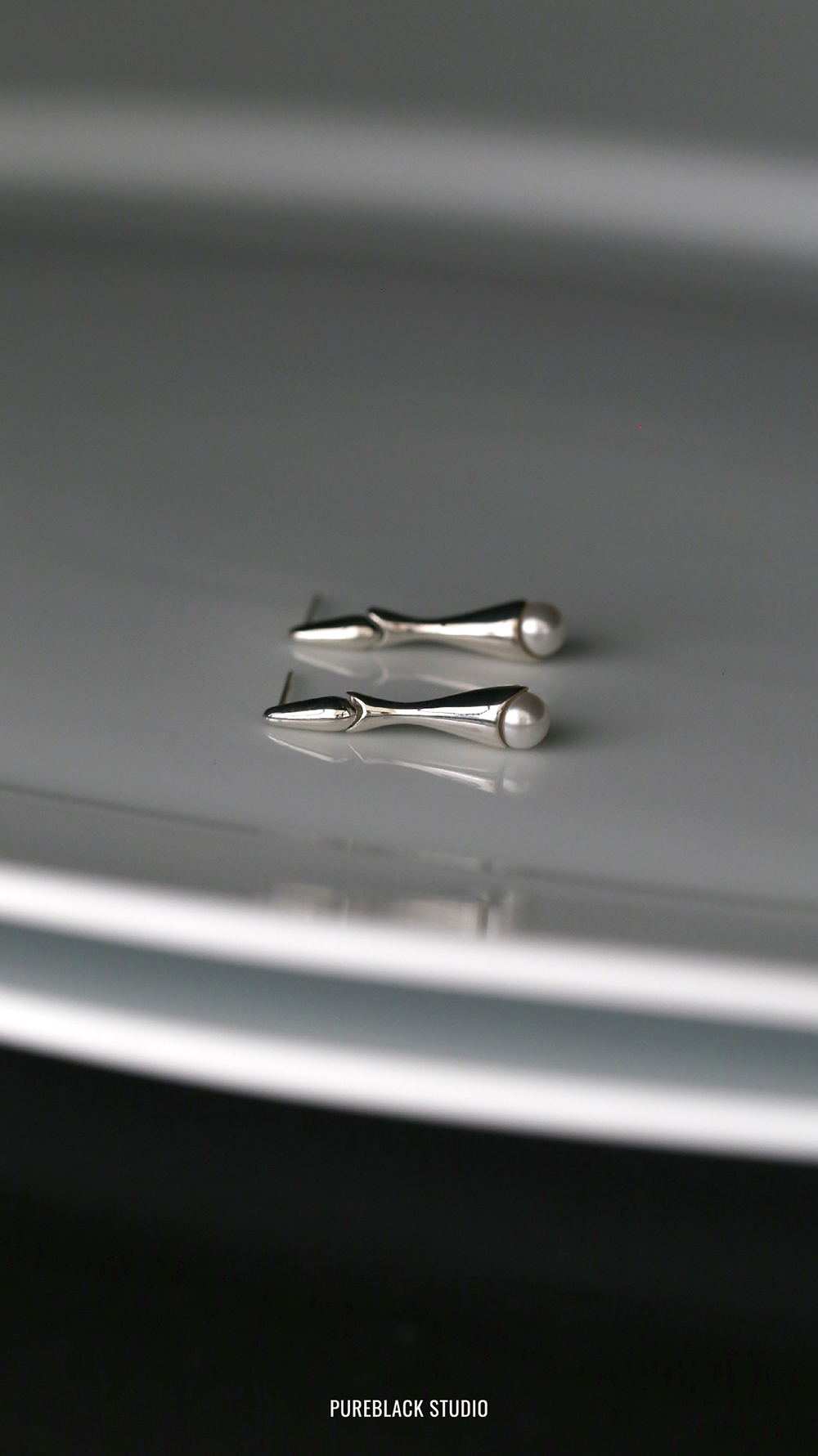 Arco Drop Earring · Small