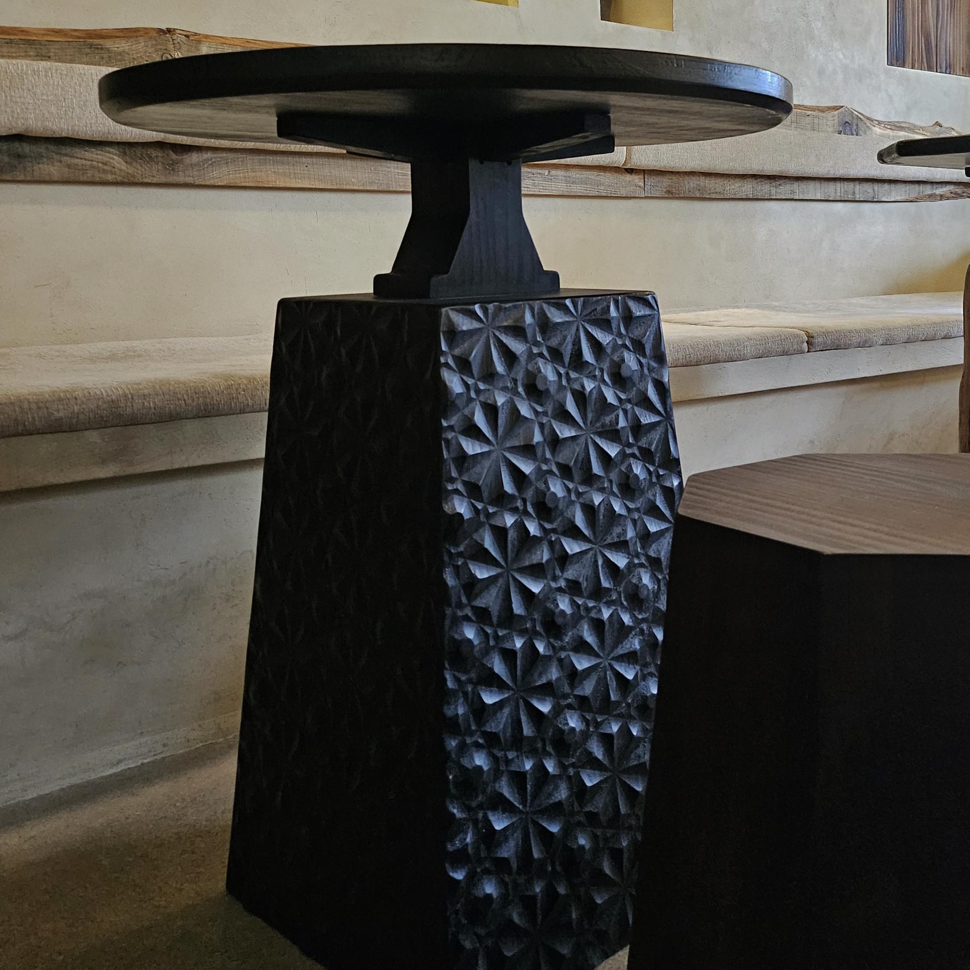 Stelle Table · Black
