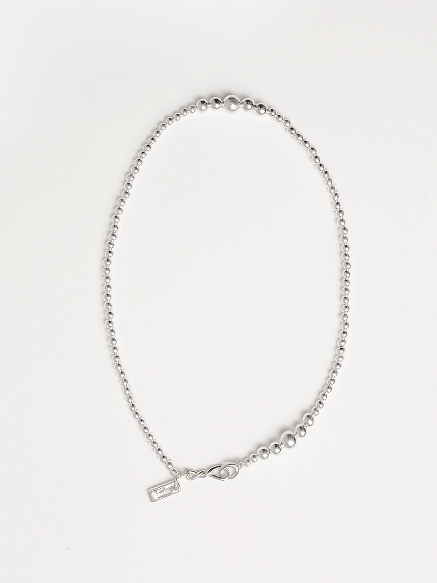 Silver ball harmony necklace
