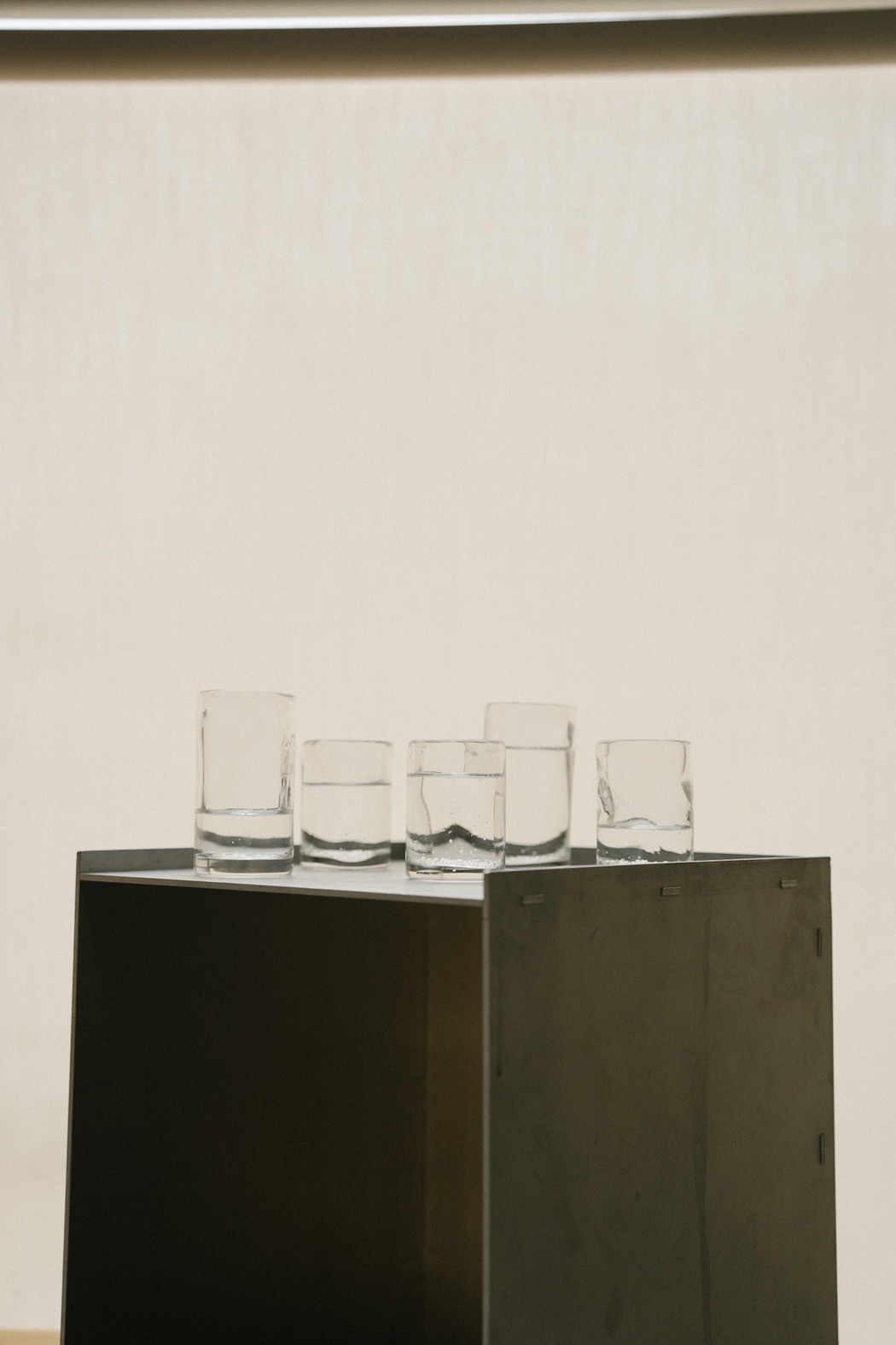 0405 Glass · Small