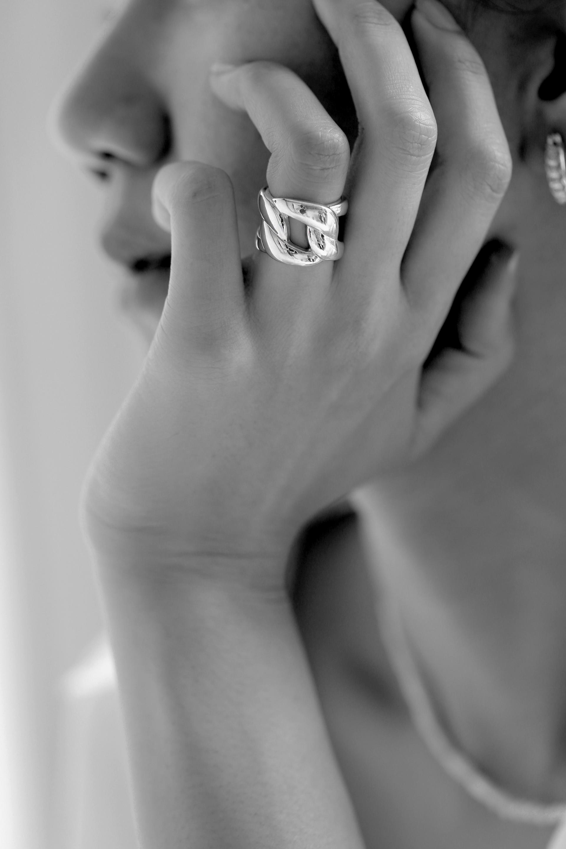 Oli Chain Ring · Large