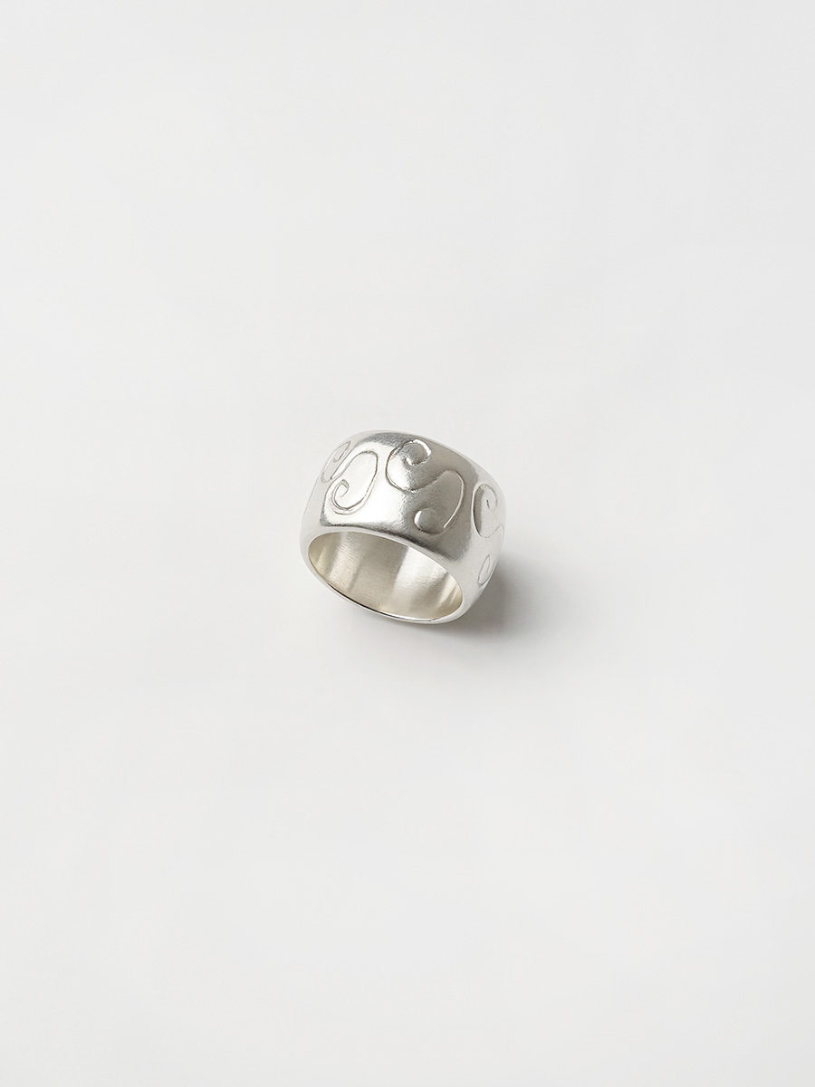 SSS bold ring