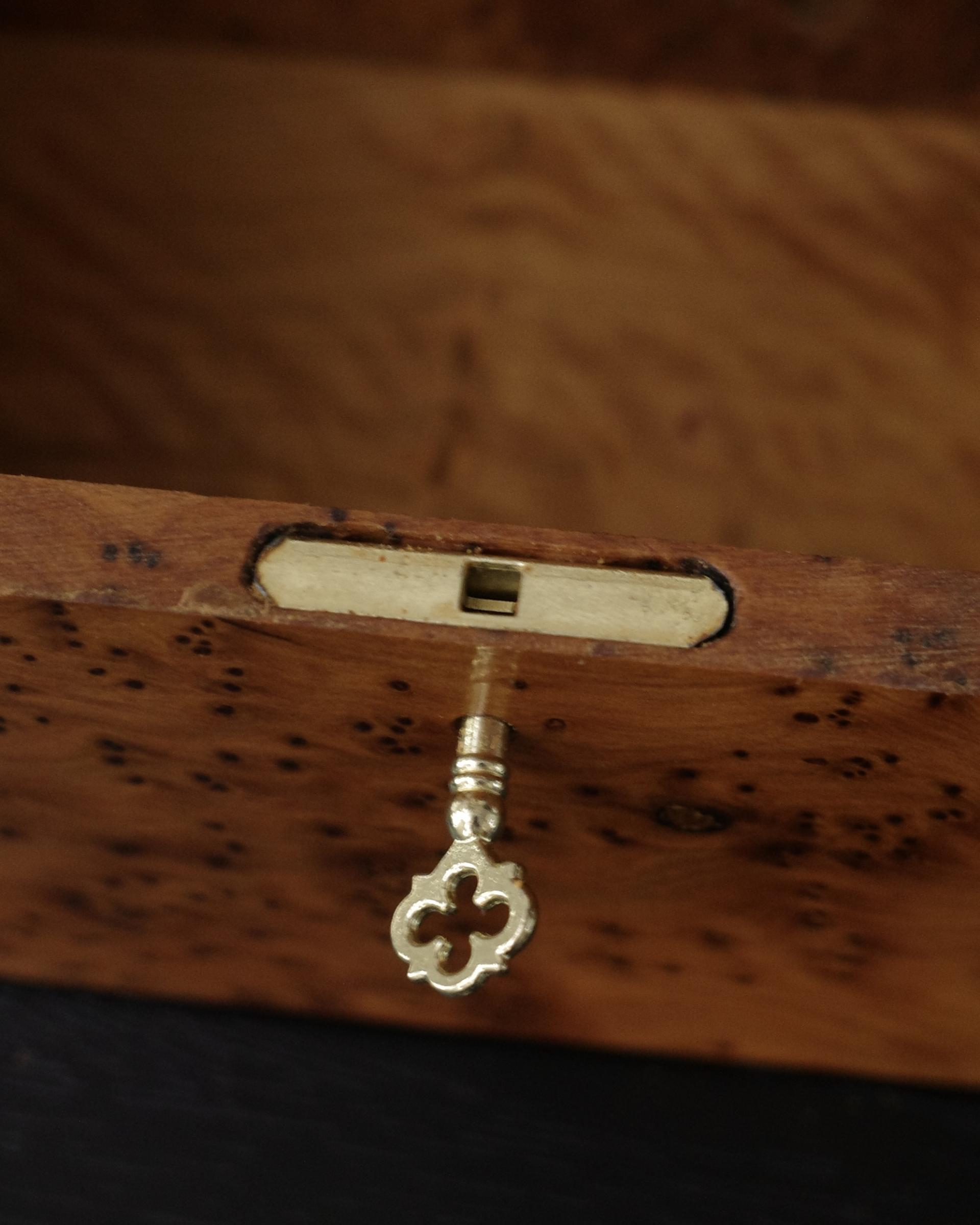 Thuya Burl Wood Box · Rectangle