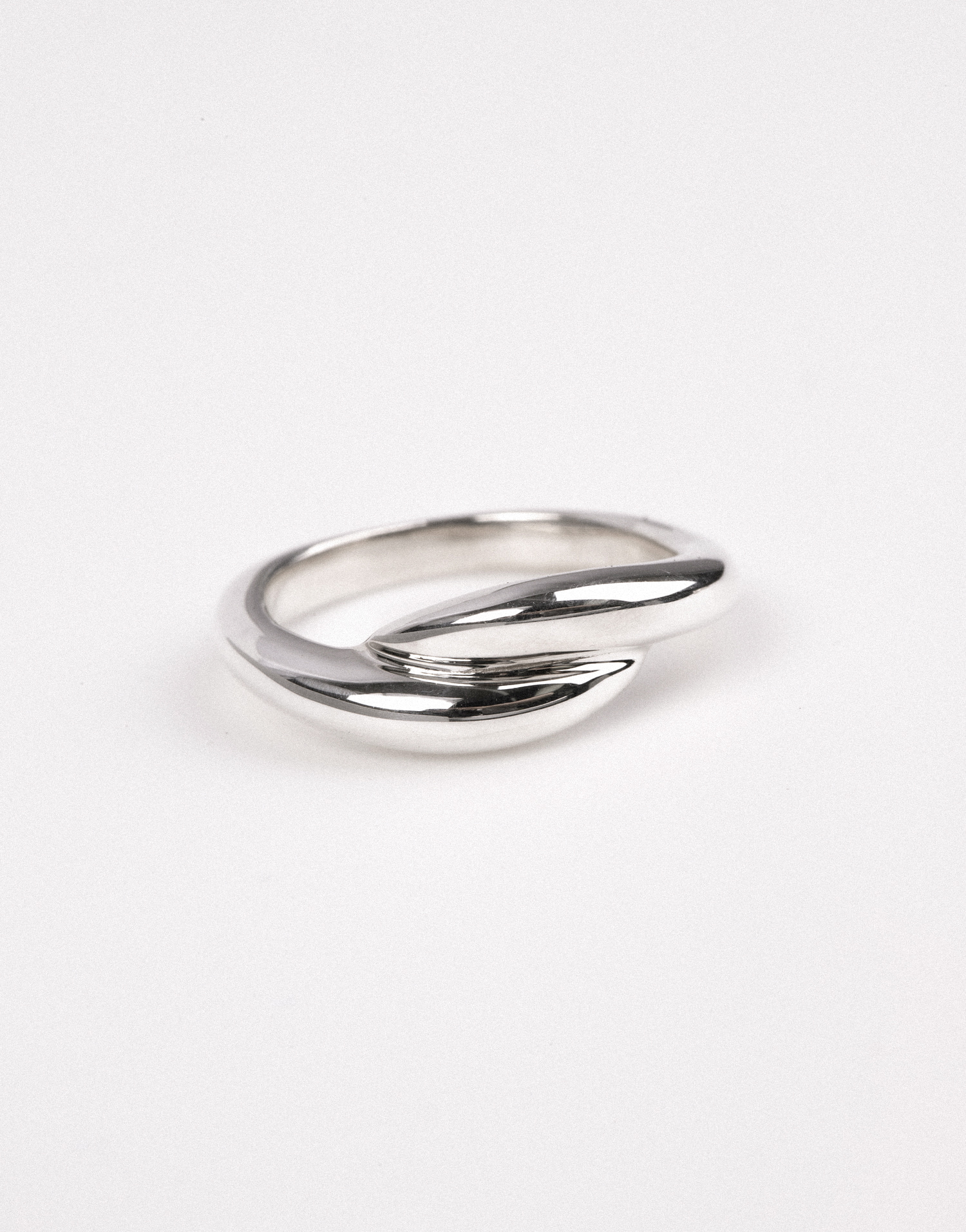 Classic Lily Ring
