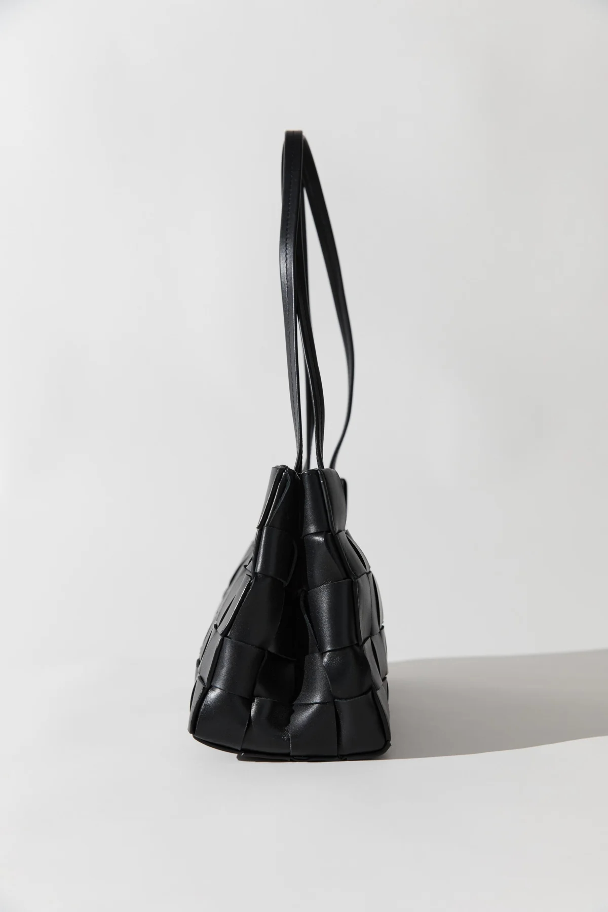 Slim Woven Tote ·Black